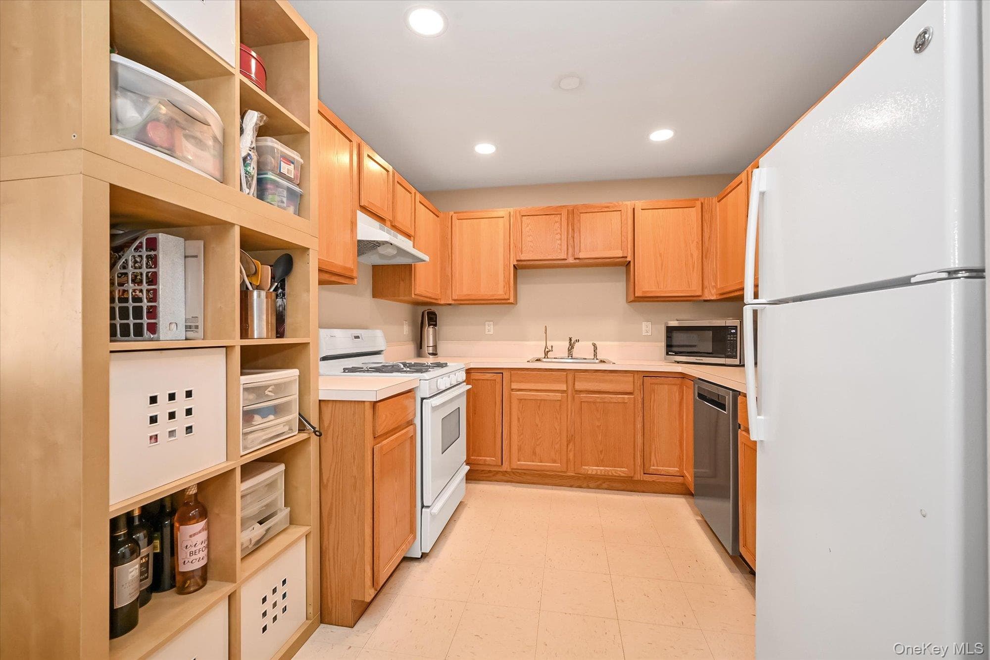 1067 Savoy Drive thumbnail 10