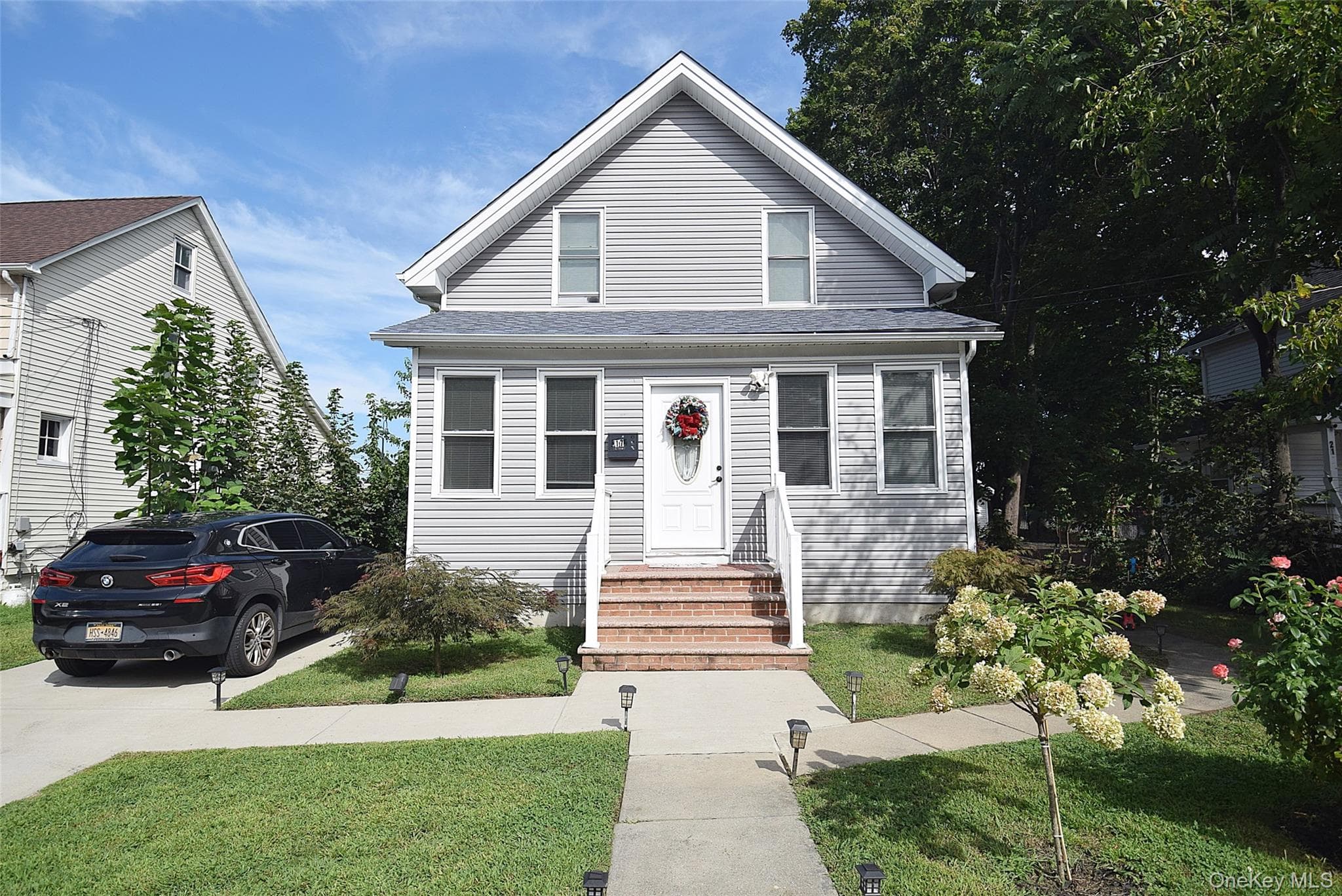 17 Maple Avenue photo 1
