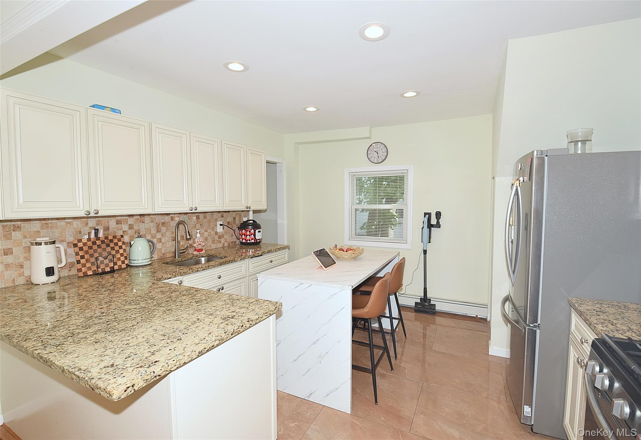 17 Maple Avenue thumbnail 12