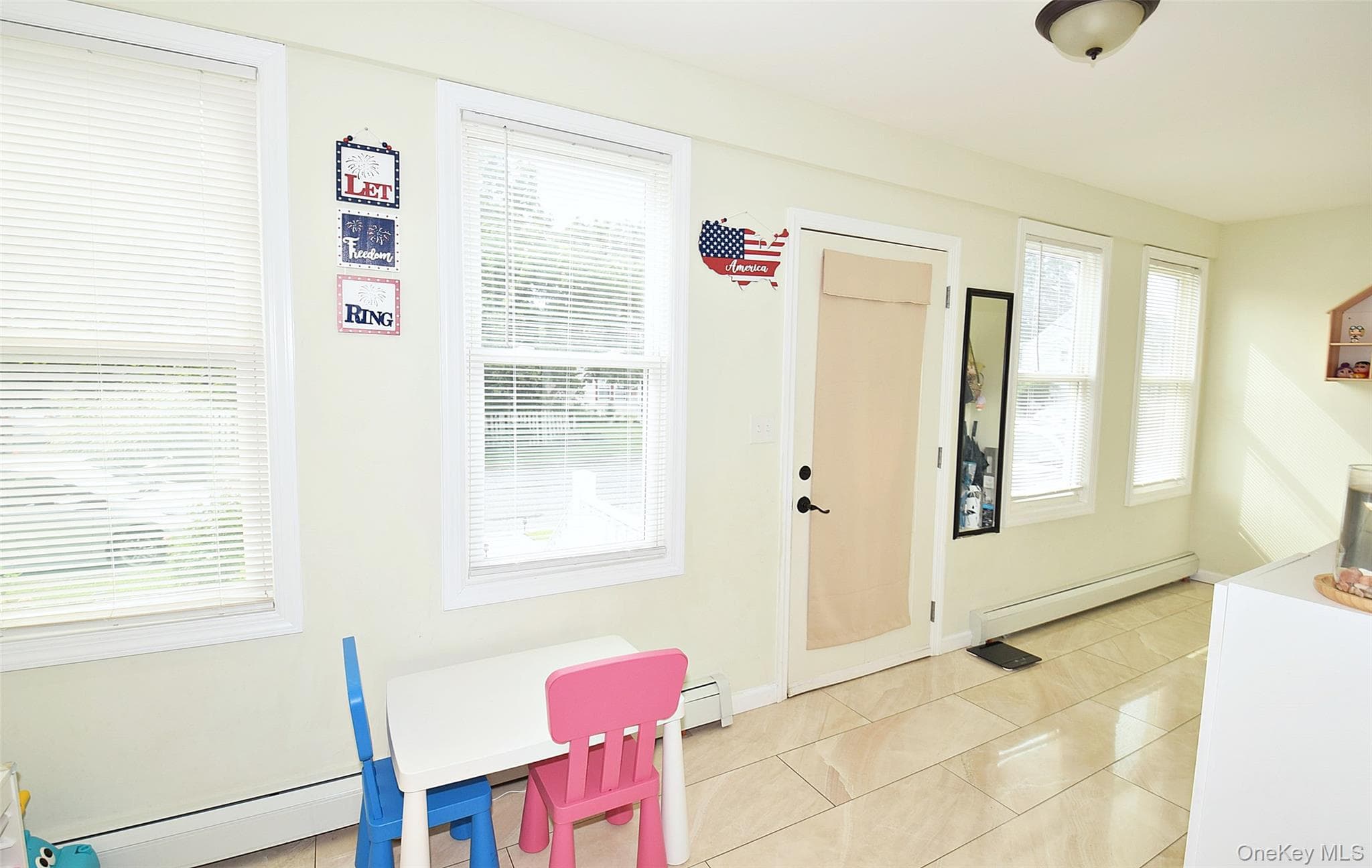 17 Maple Avenue thumbnail 3