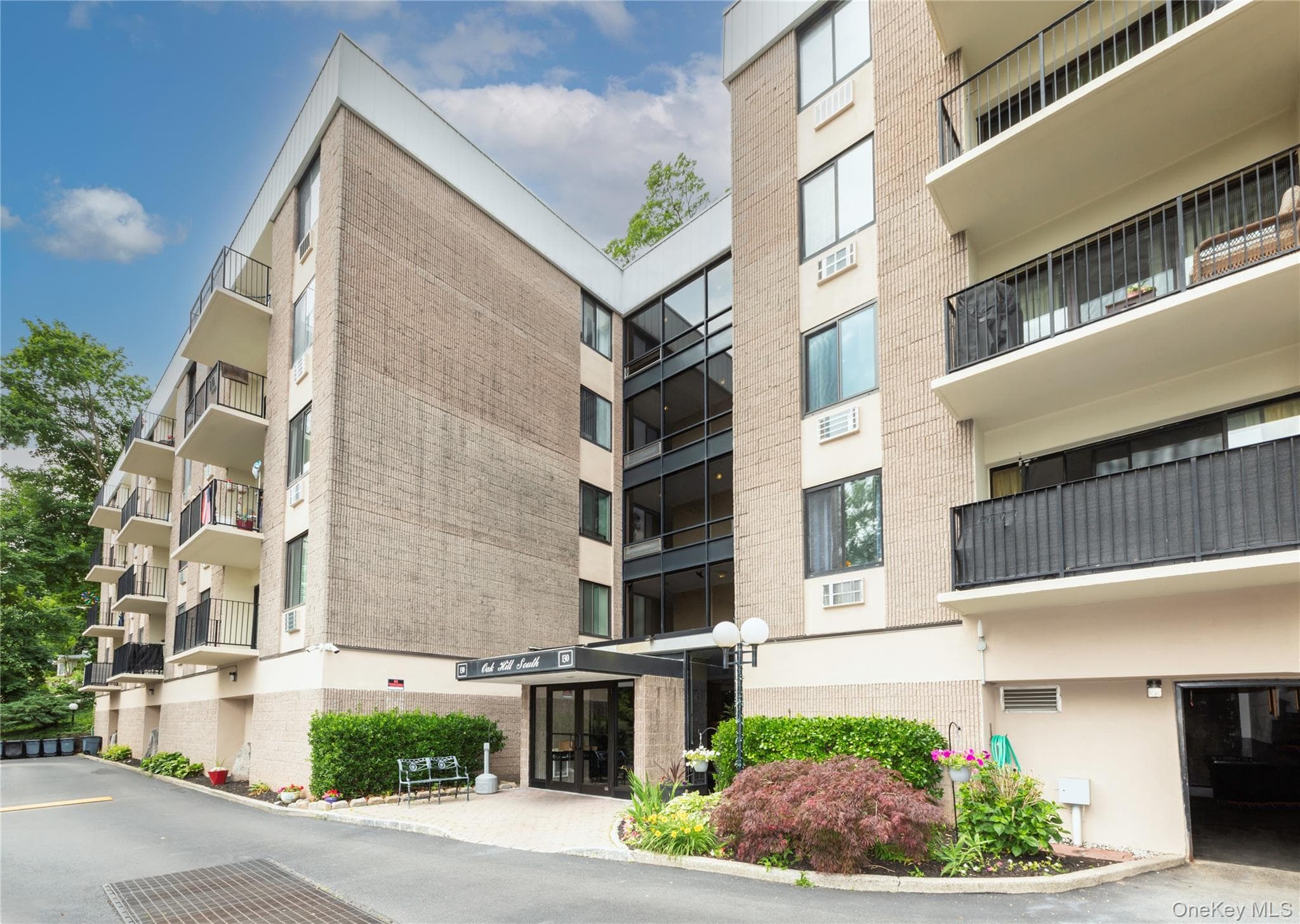 130 Colonial Parkway Unit: 3L thumbnail 2