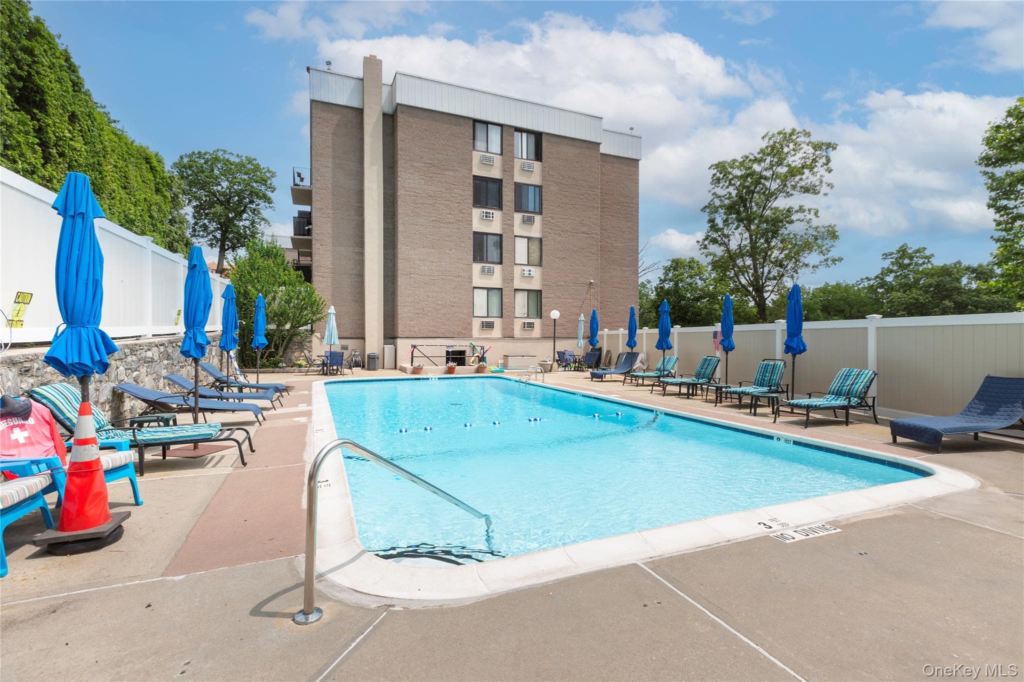 130 Colonial Parkway Unit: 3L thumbnail 39