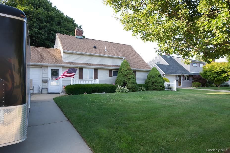 245 Sprucewood Drive thumbnail 2