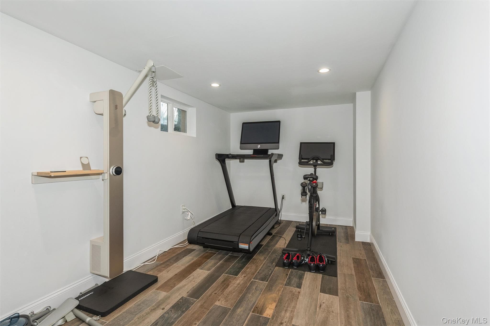 1402 Merrick Avenue thumbnail 26