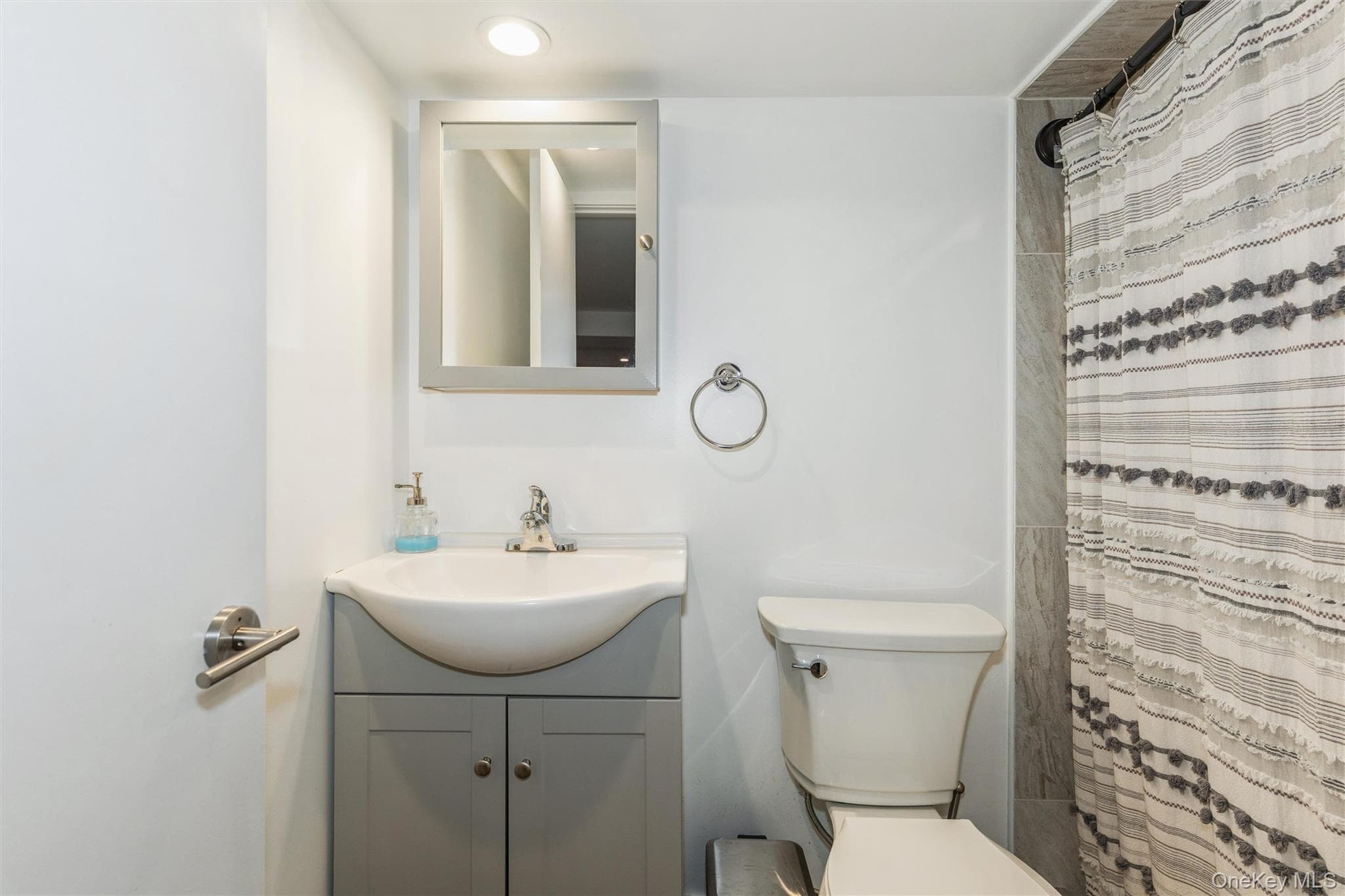 1402 Merrick Avenue thumbnail 30