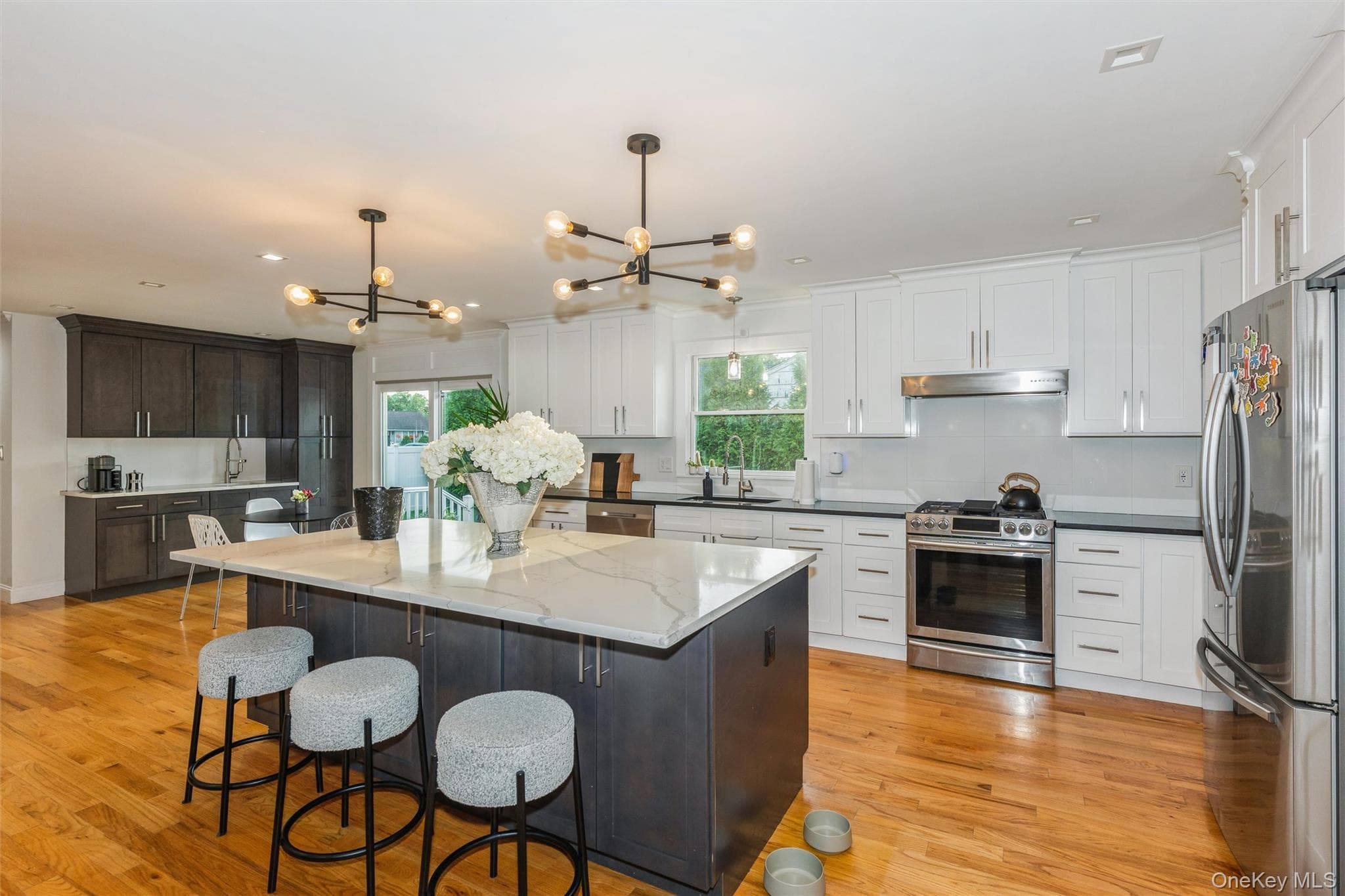 1402 Merrick Avenue thumbnail 10