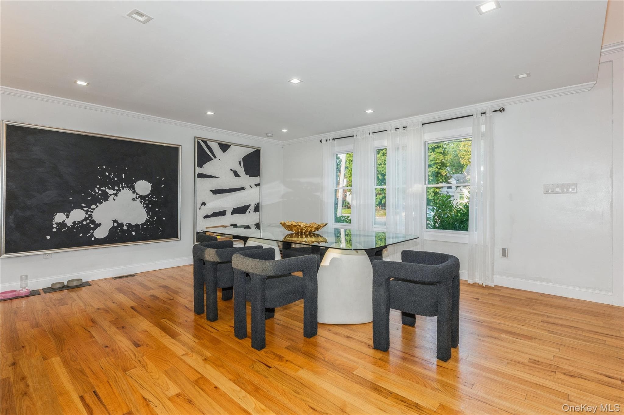 1402 Merrick Avenue thumbnail 8