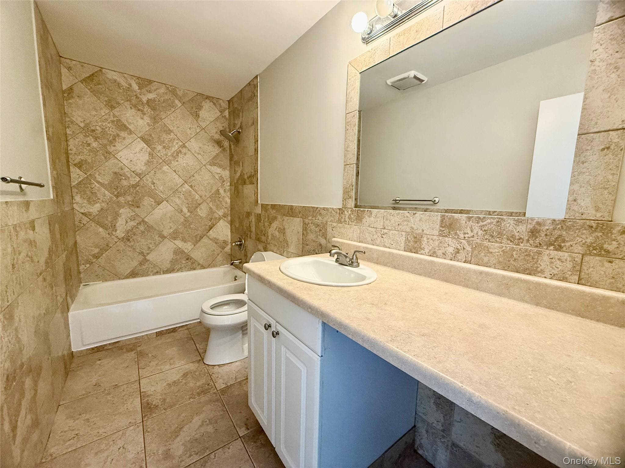136 Hill Crescent thumbnail 11