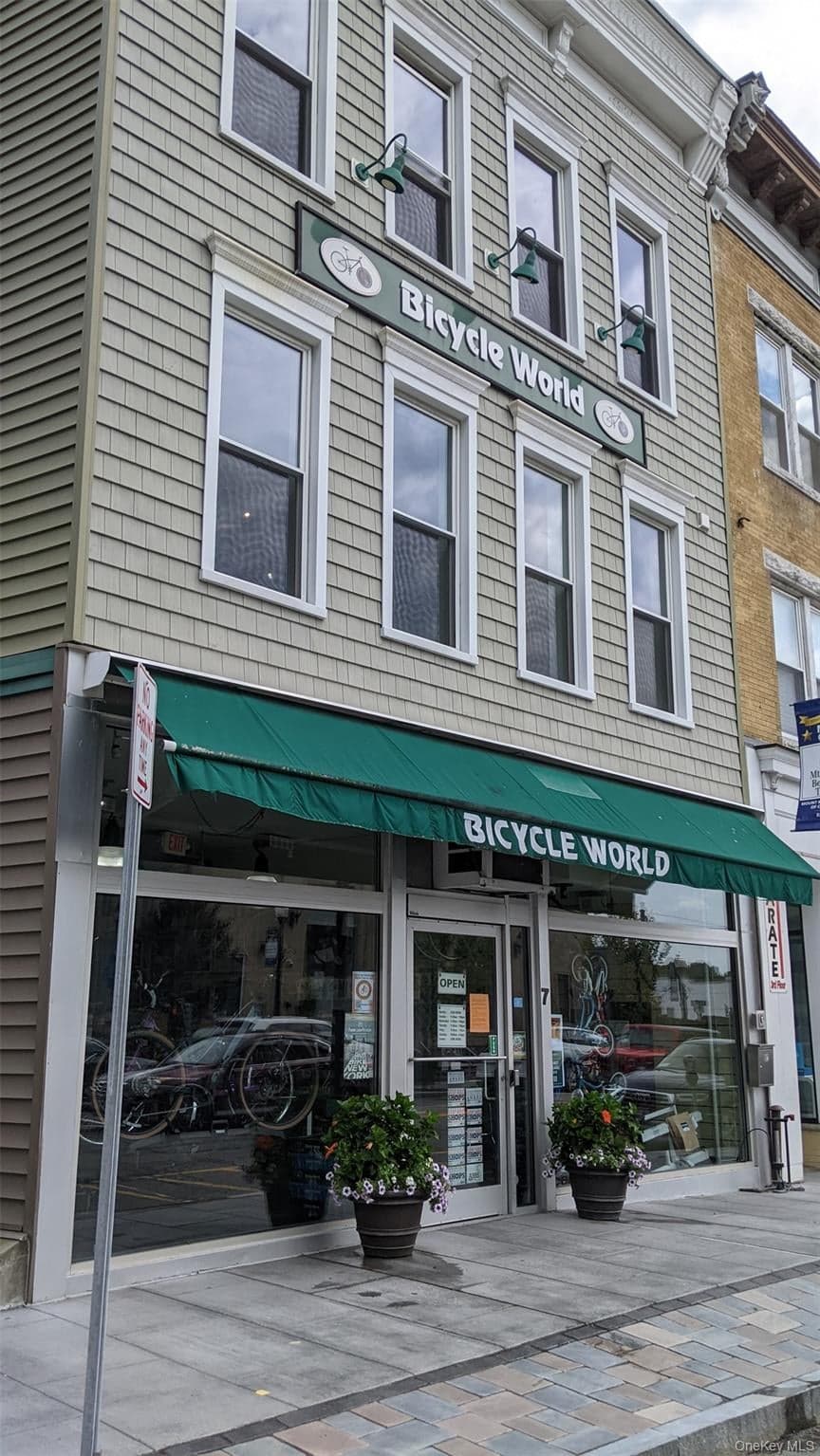 7 E Main Street, Mount Kisco