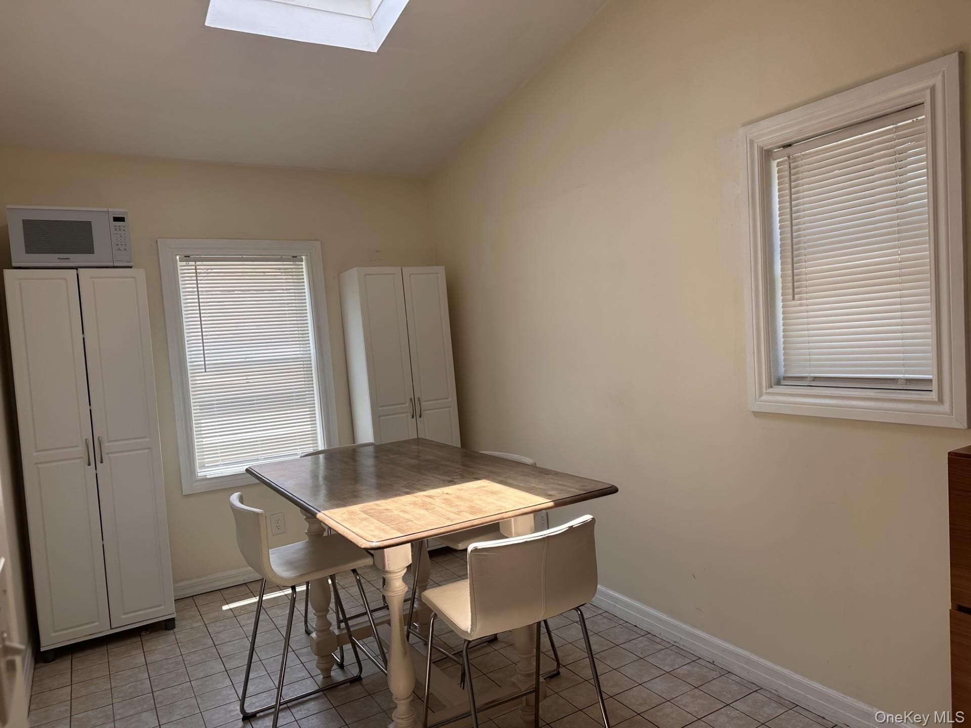 548 E Broadway thumbnail 23