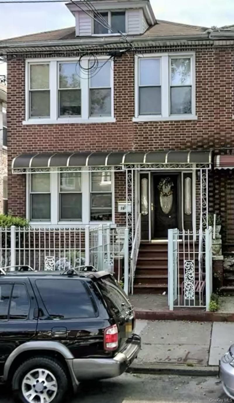 167 E 53rd Street photo 1
