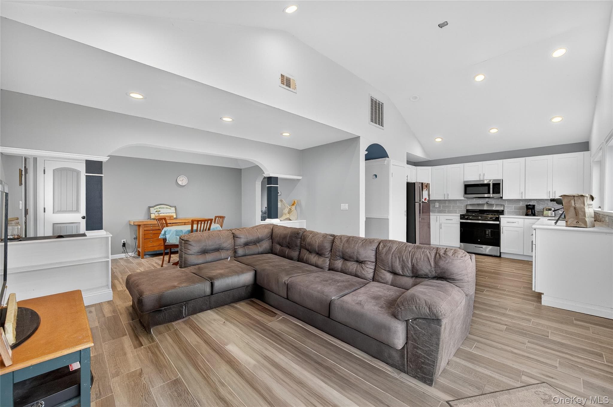 88 Bayview Avenue thumbnail 14