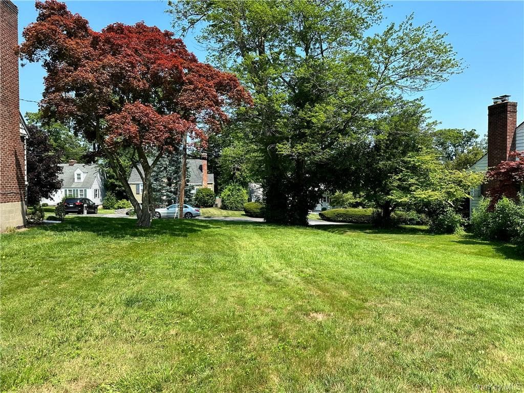 28 1/2 Pilgrim Drive thumbnail 4