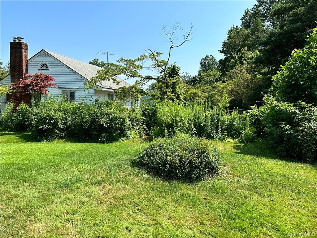 28 1/2 Pilgrim Drive thumbnail 6
