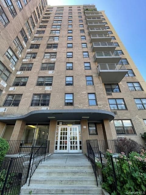 1966 Newbold Avenue Unit: 104 photo 1
