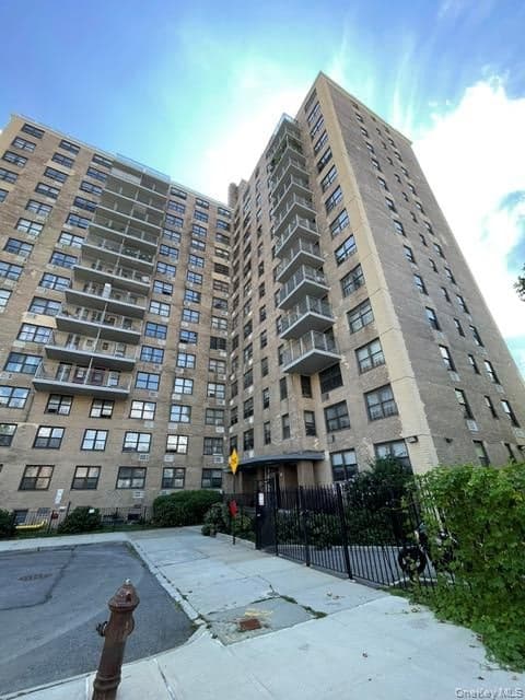 1966 Newbold Avenue Unit: 104 thumbnail 2