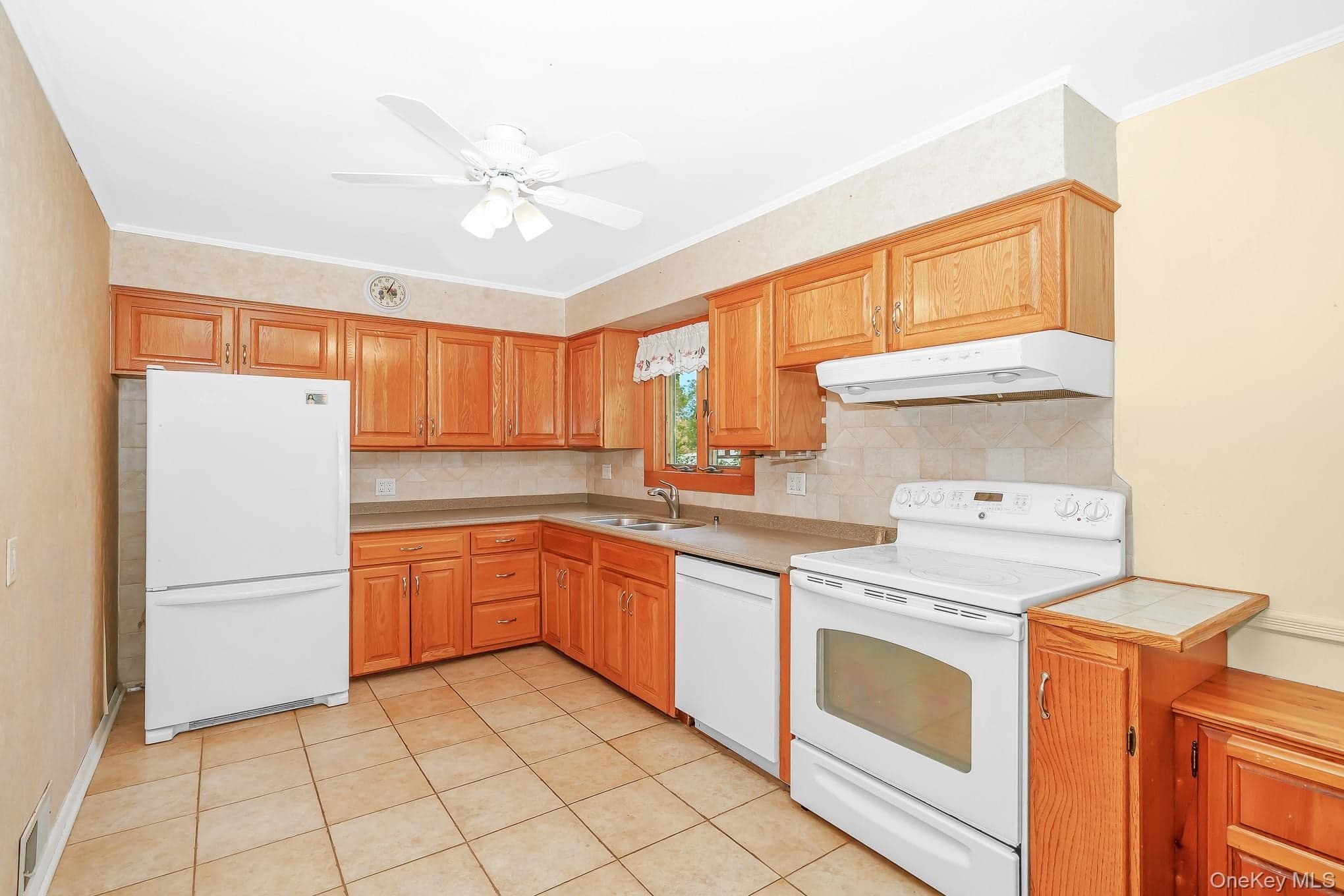42 Peachtree Lane thumbnail 13