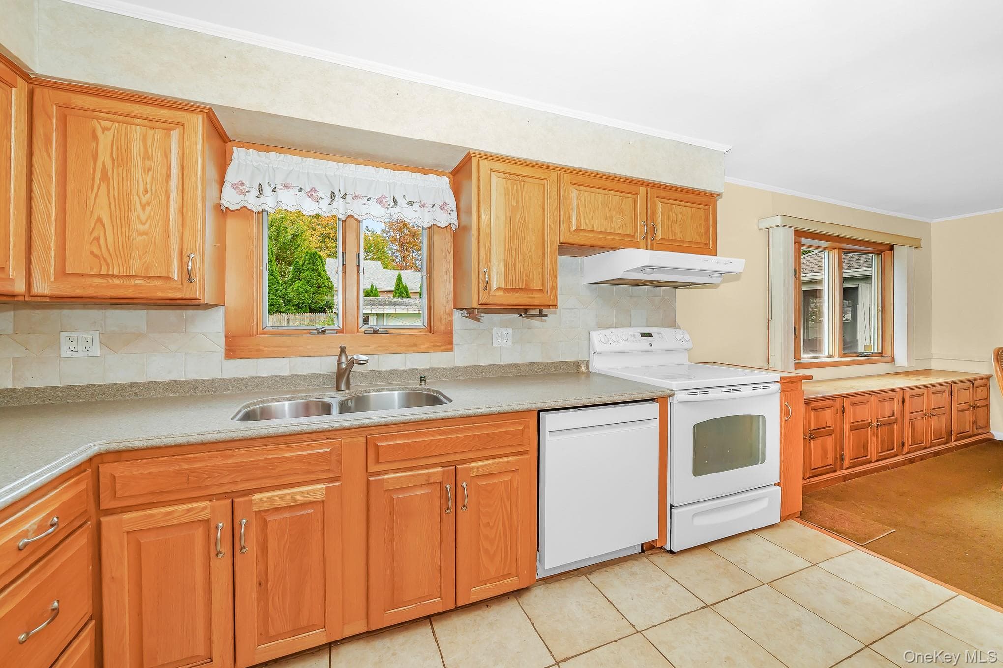 42 Peachtree Lane thumbnail 15