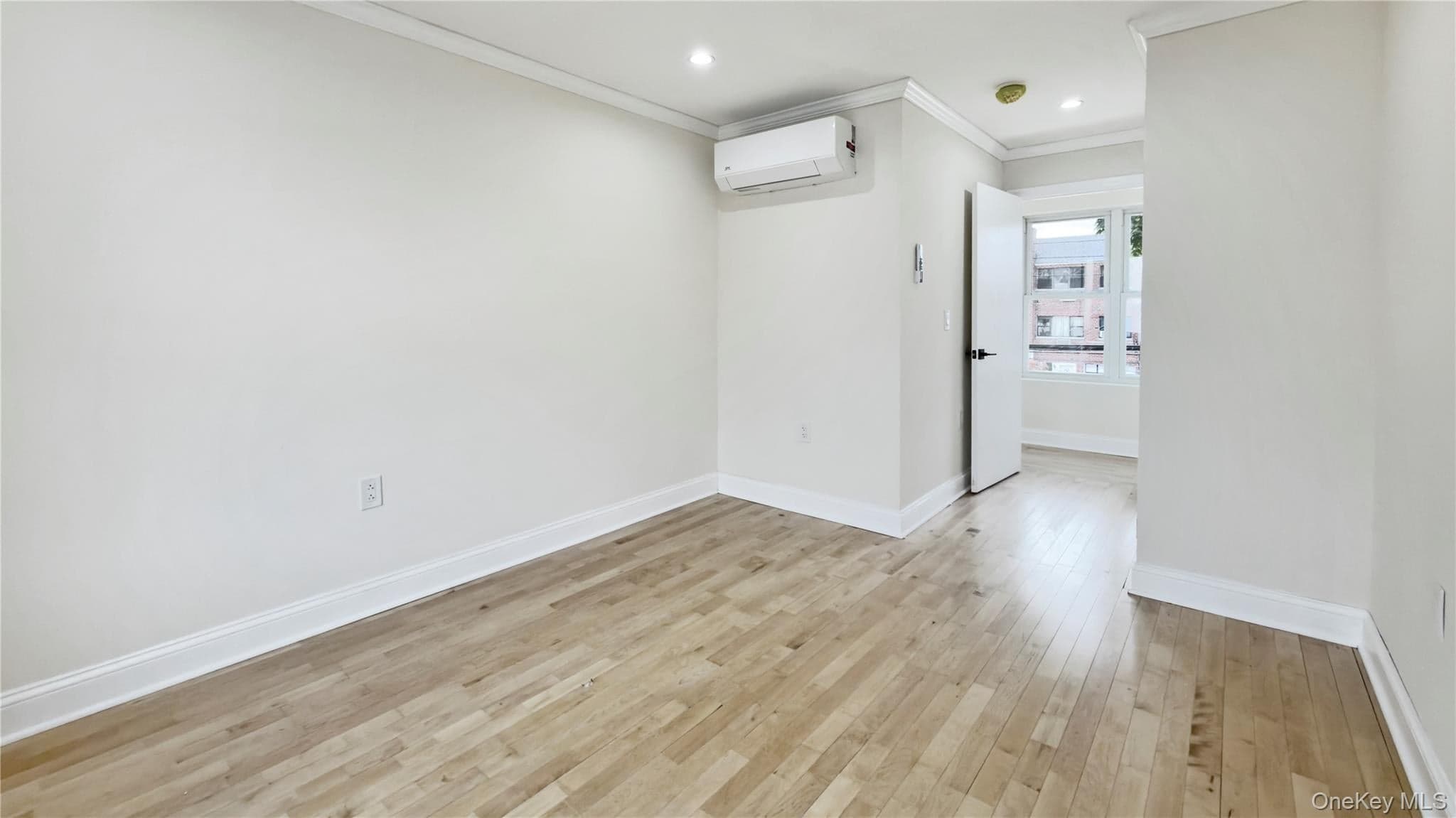 903 E 93rd Street thumbnail 34