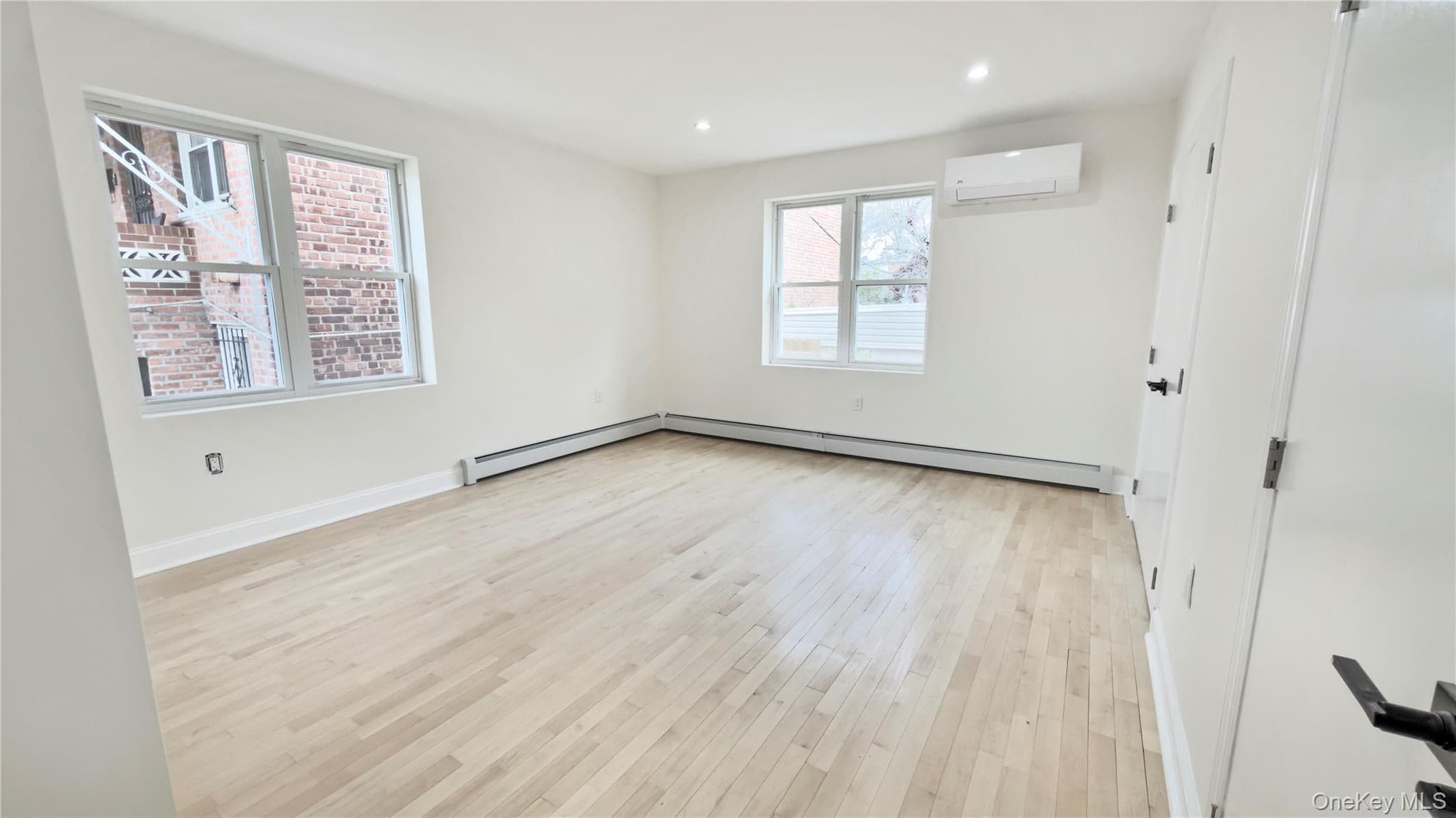 903 E 93rd Street thumbnail 17