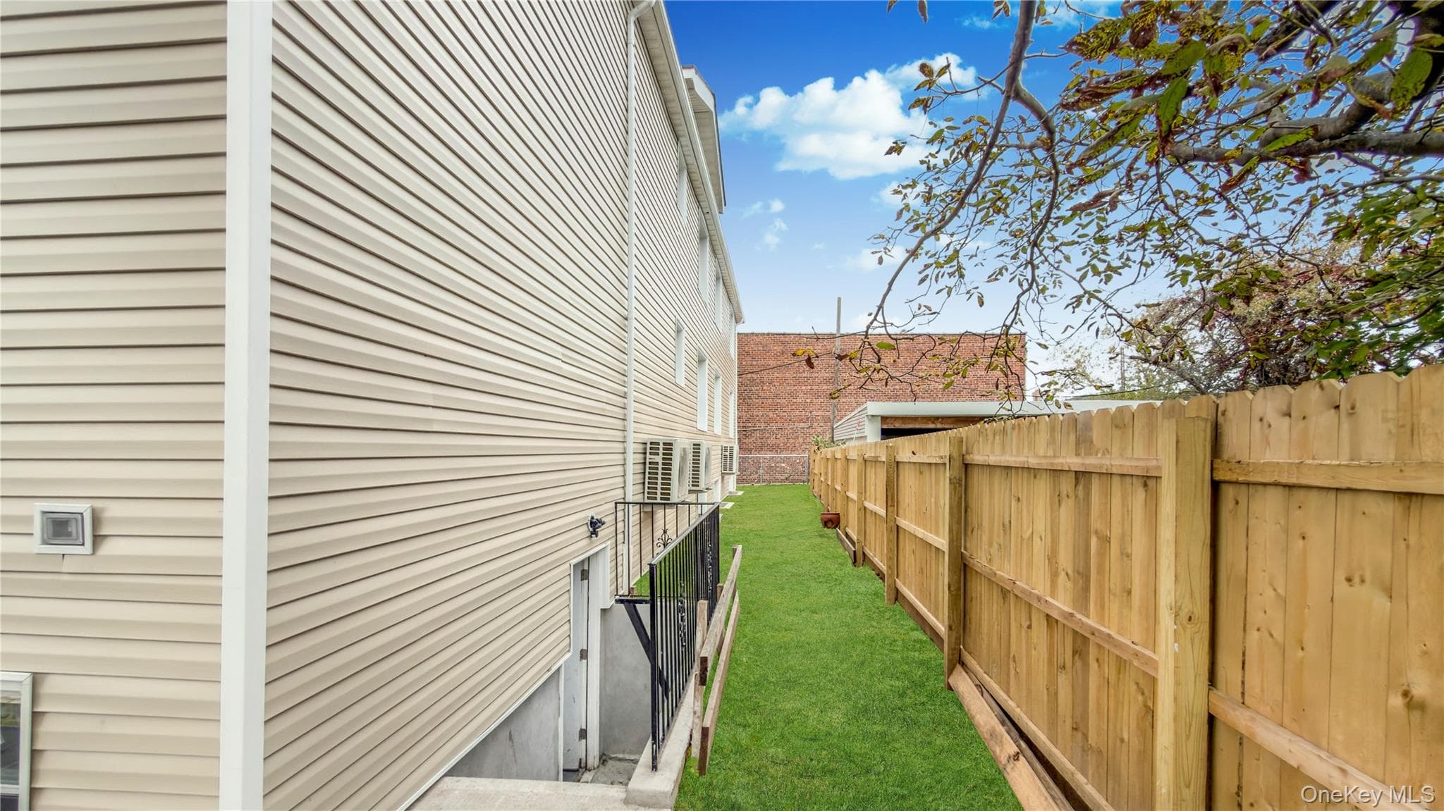 903 E 93rd Street thumbnail 42