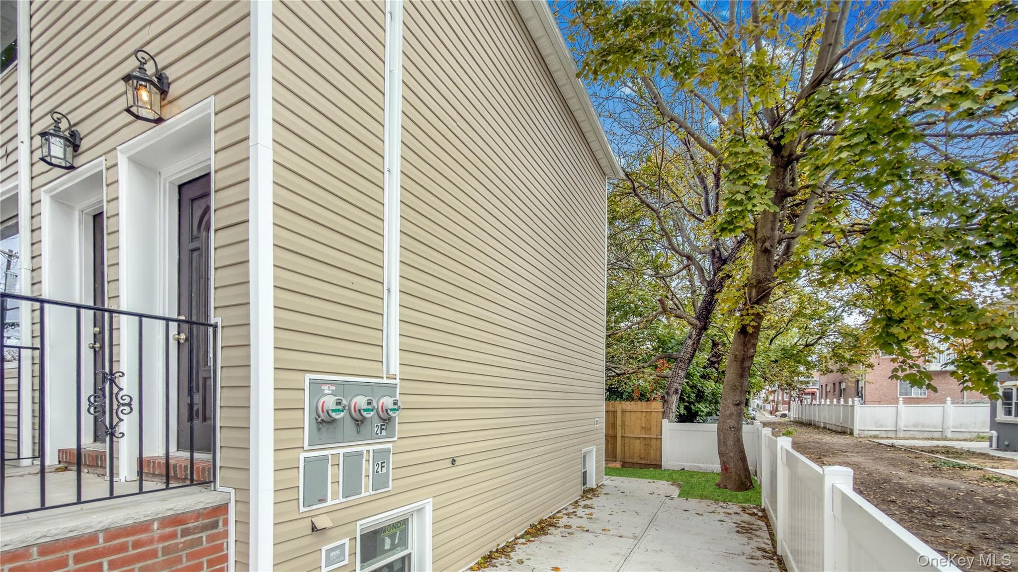 903 E 93rd Street thumbnail 41