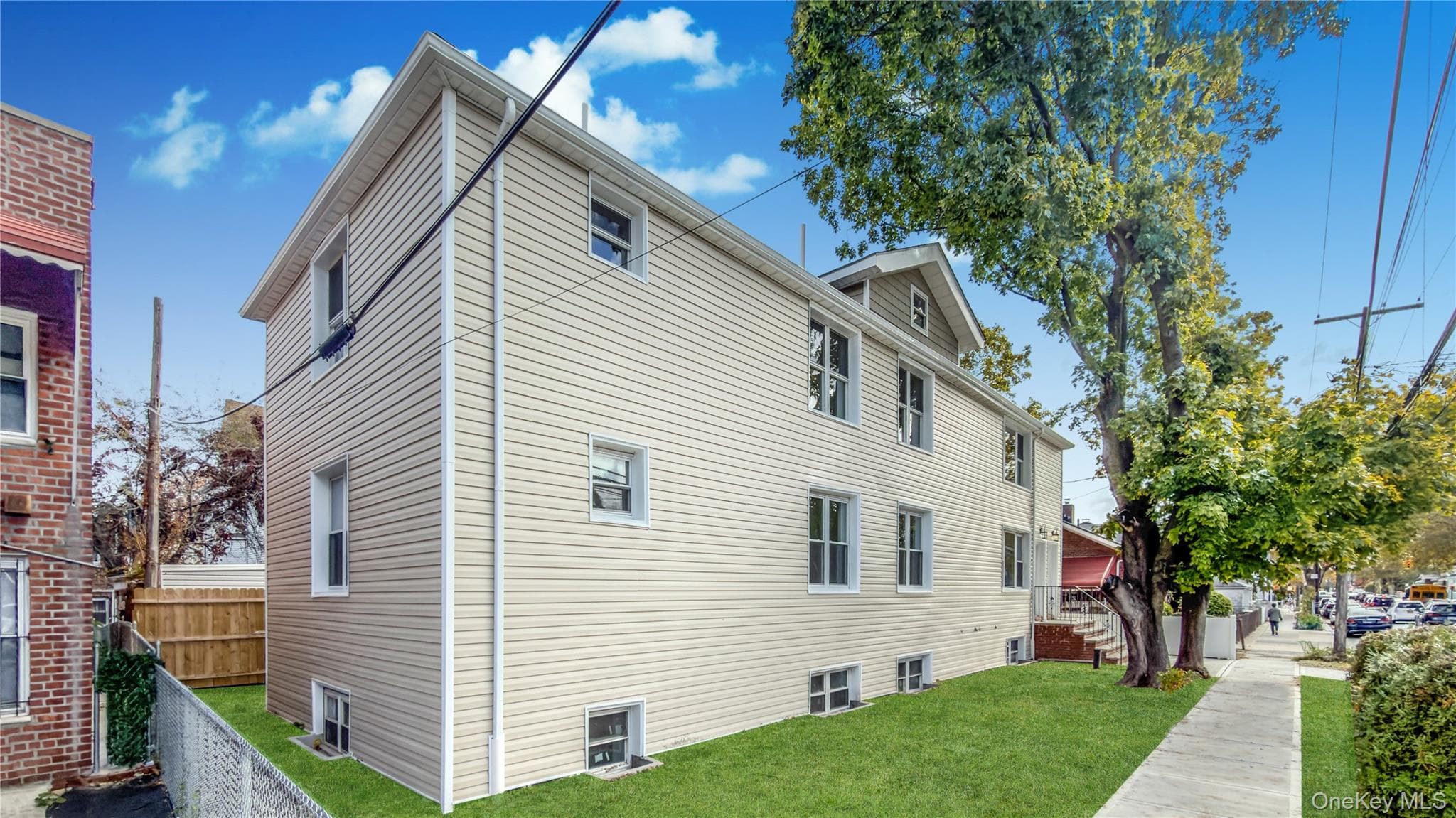 903 E 93rd Street thumbnail 5
