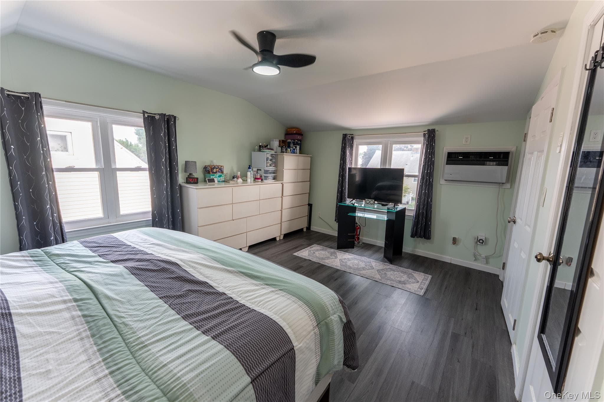 81 Montgomery Avenue thumbnail 24