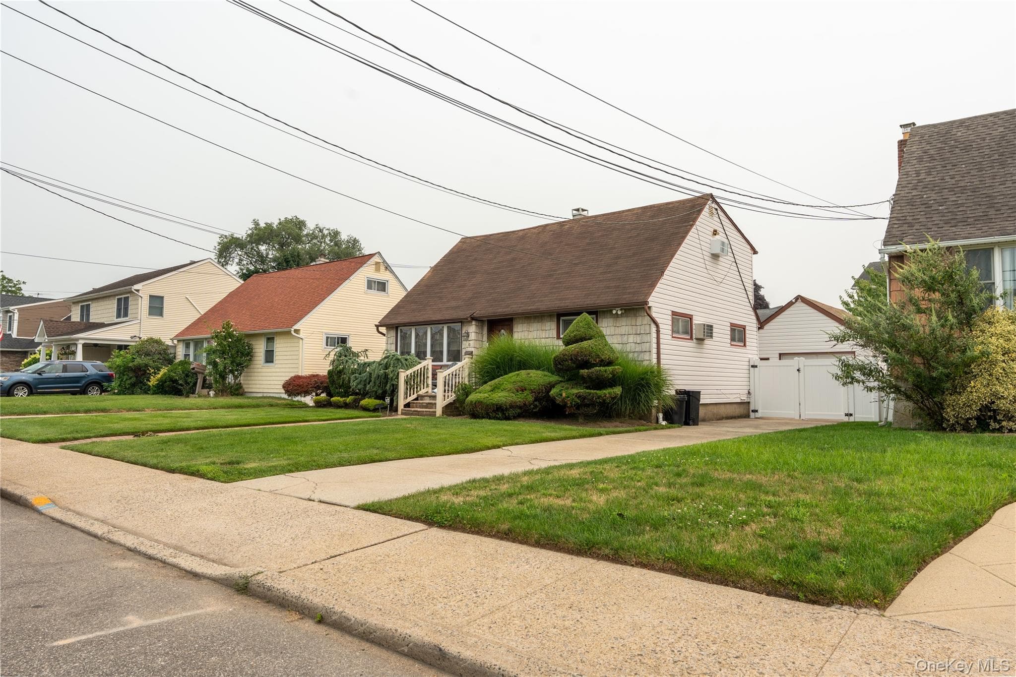 81 Montgomery Avenue thumbnail 3