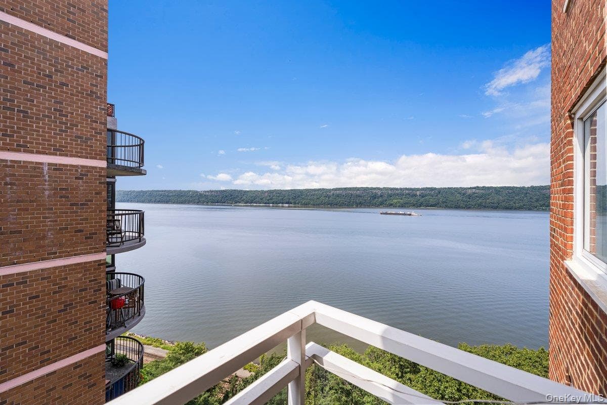 2575 Palisade Avenue Unit: 12AB thumbnail 32