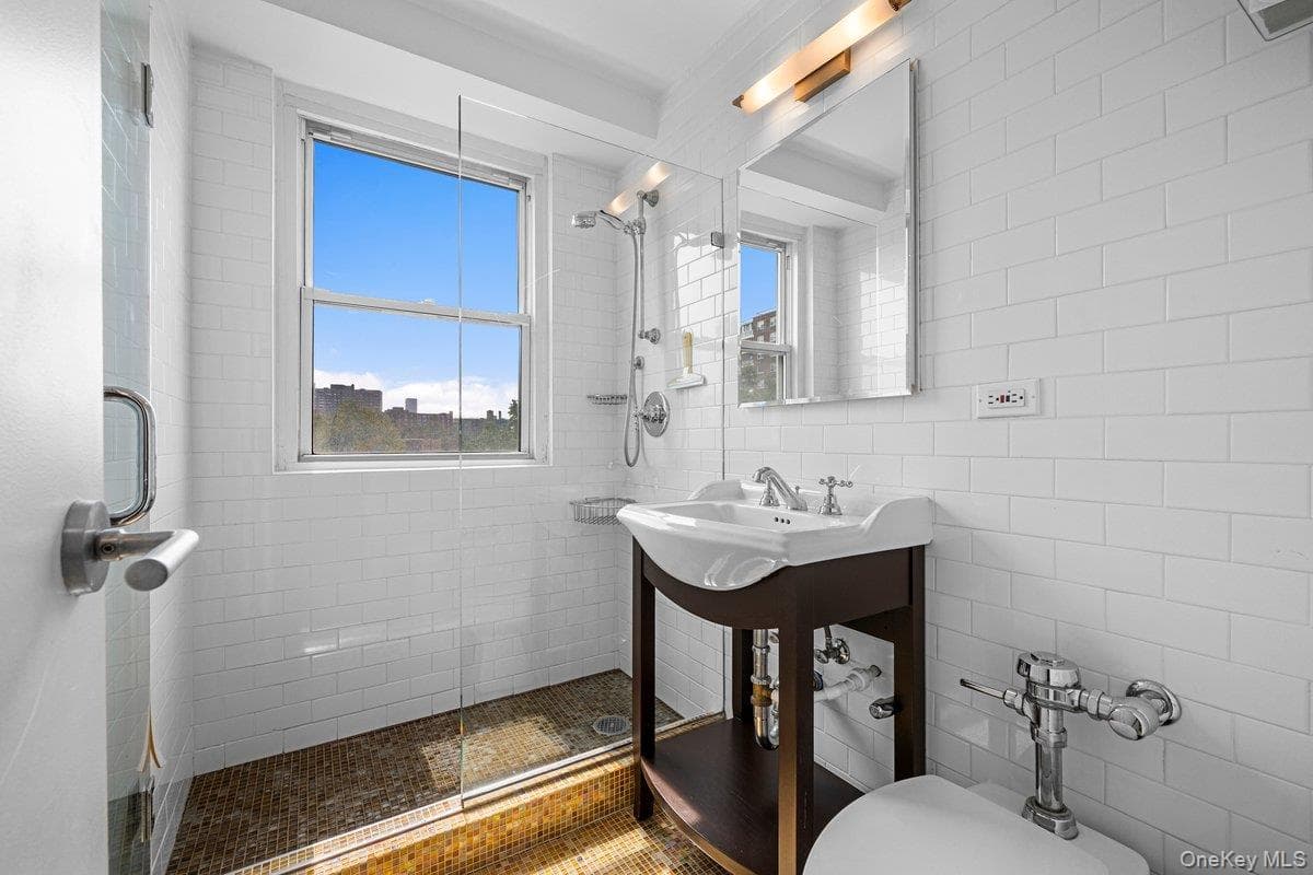 2575 Palisade Avenue Unit: 12AB thumbnail 24