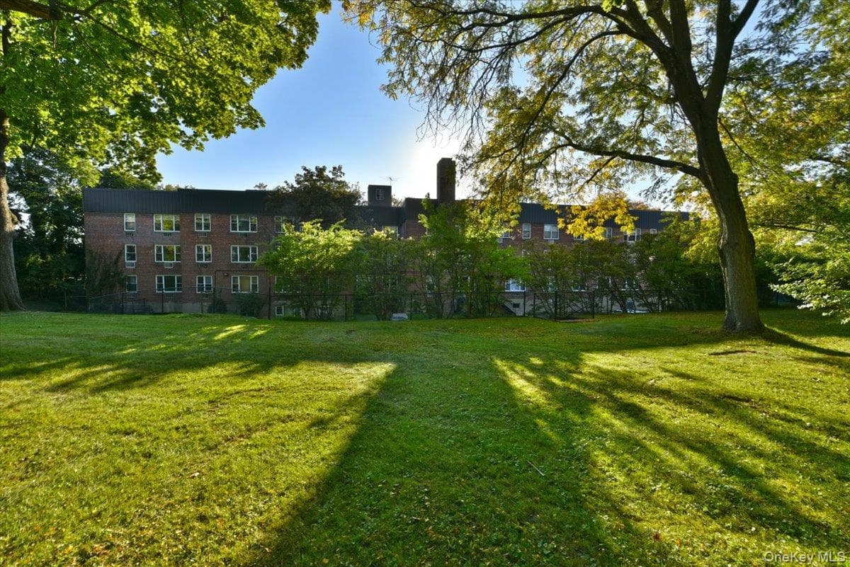 195 S Middle Neck Road Unit: 1-F thumbnail 14
