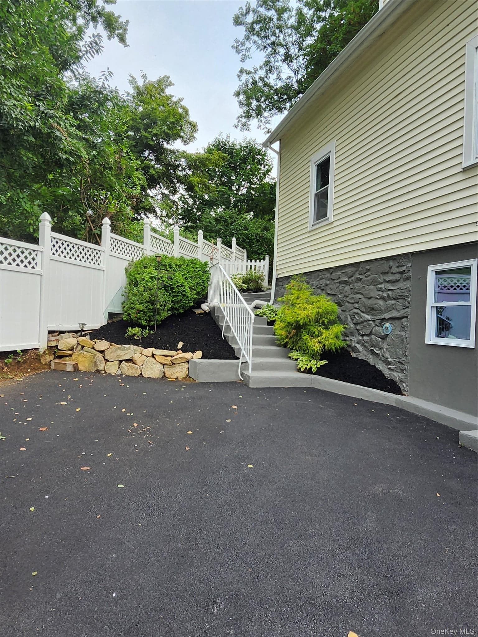 222 N Terry Hill Road thumbnail 3