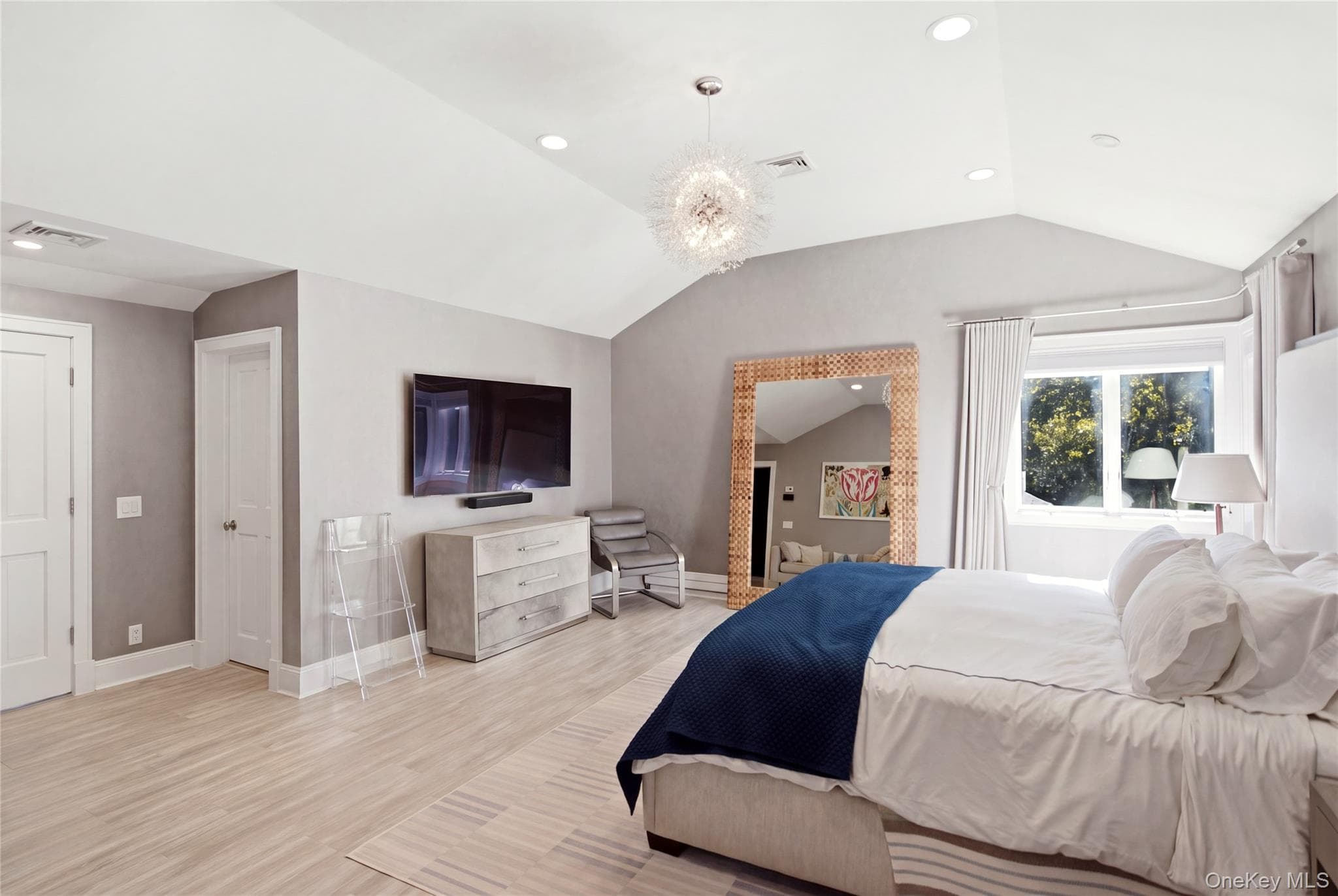 2 Meadow Road thumbnail 24