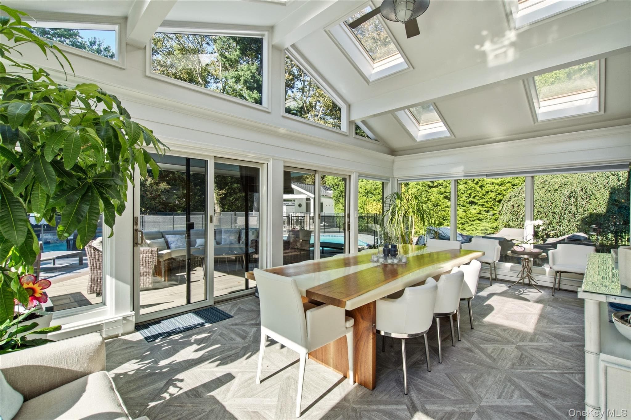 2 Meadow Road thumbnail 7
