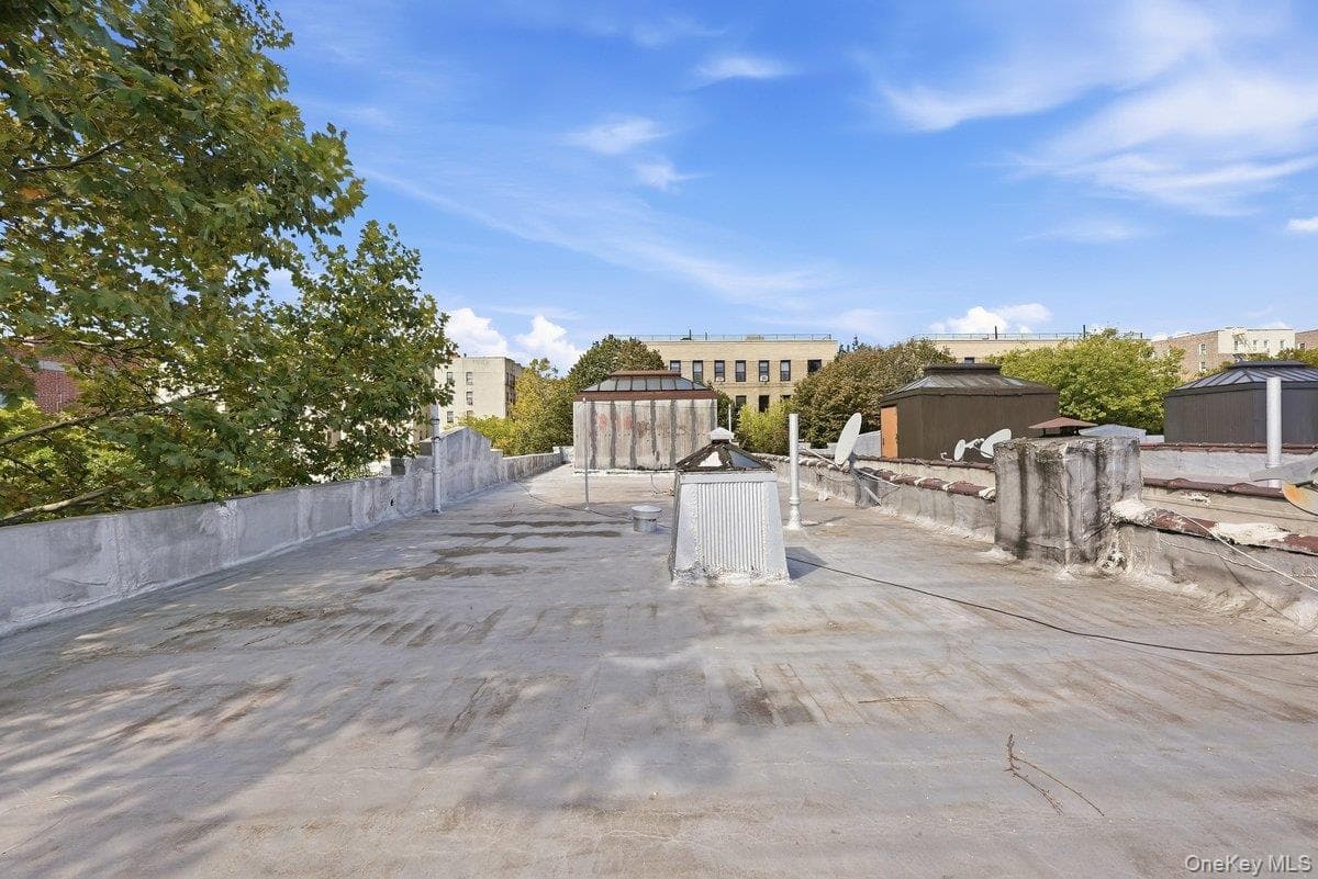 1098 Grant Avenue thumbnail 11
