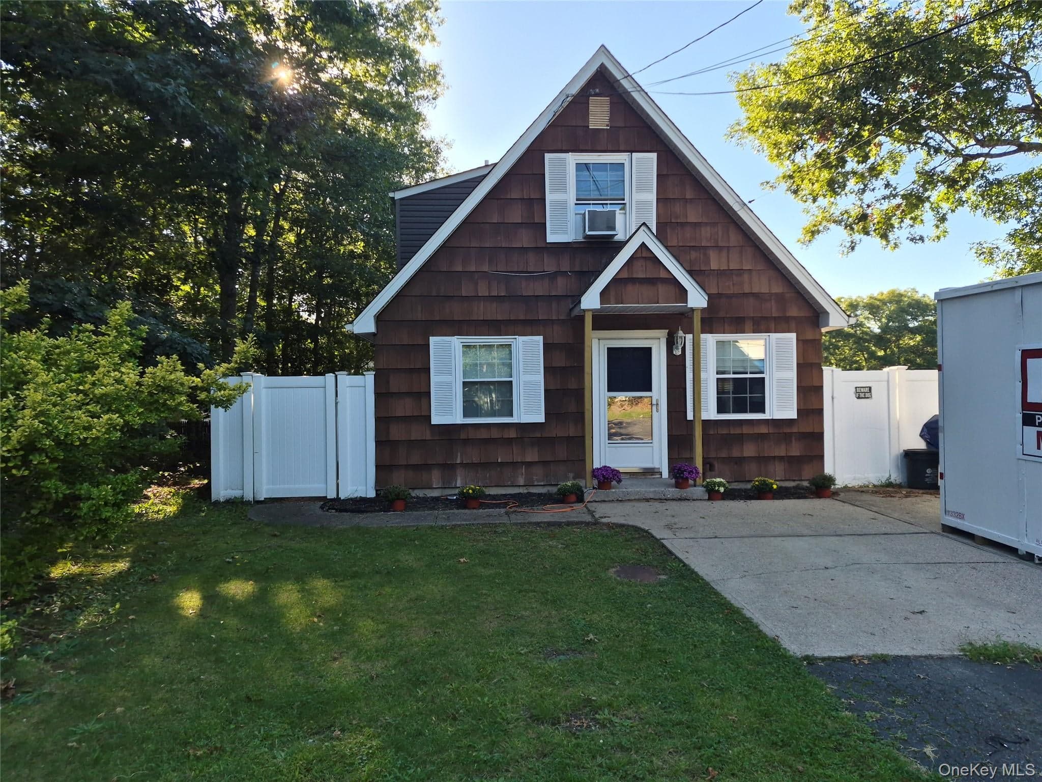 1128 N Ocean Avenue, Medford