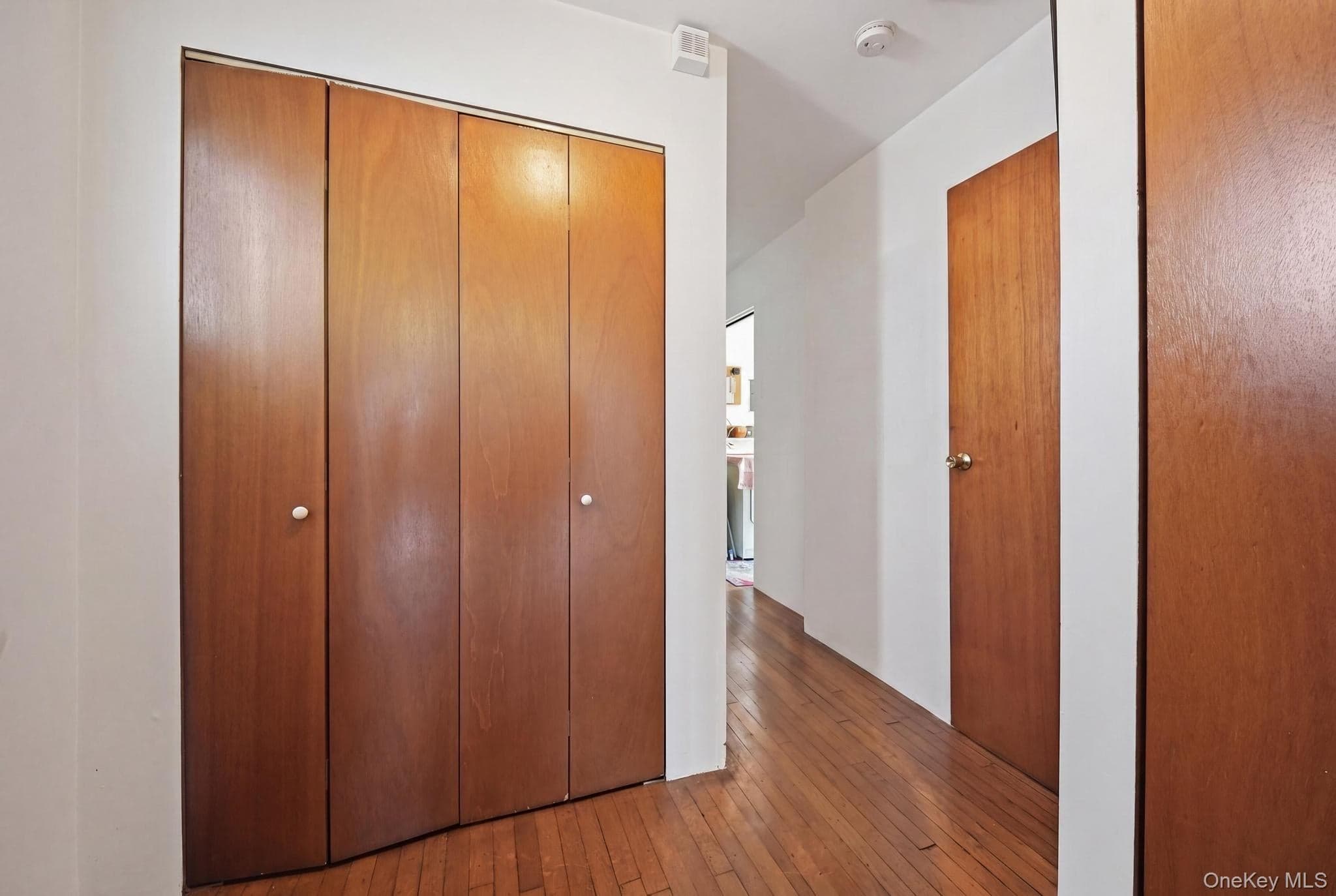 39 W 11th Road thumbnail 10