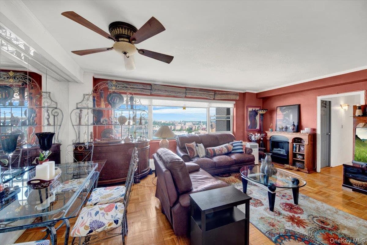 4 Fordham Hill Oval Unit: 16C thumbnail 6