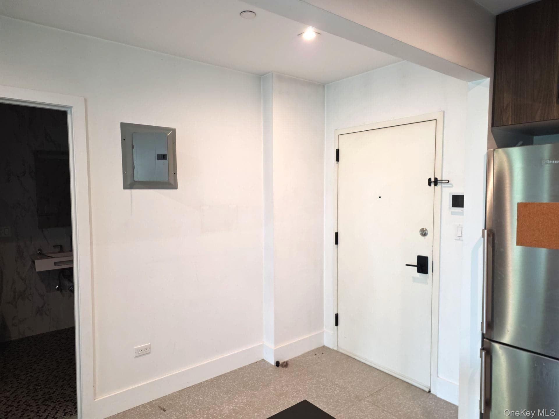 231 E 123rd Street thumbnail 2