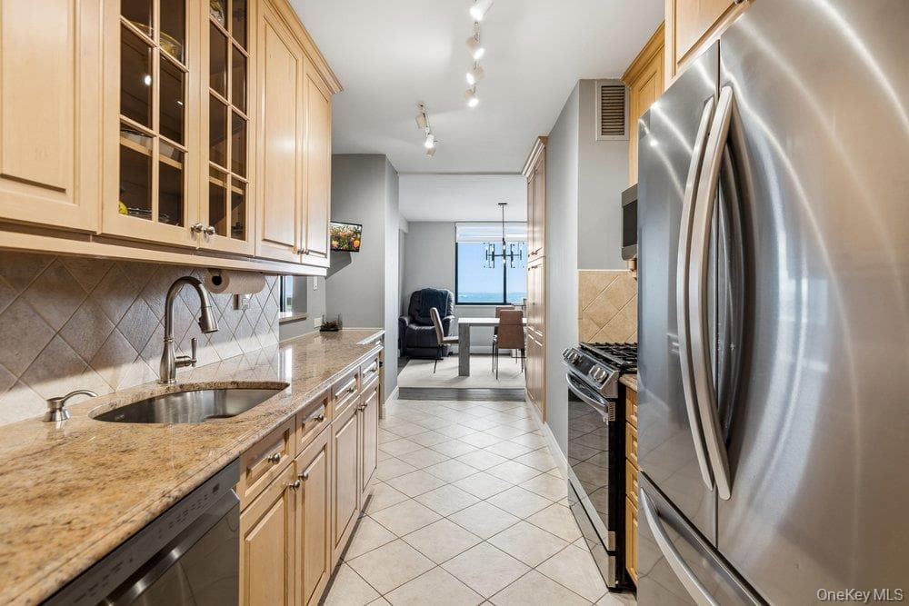 27010 Grand Central Parkway Parkway Unit: 26K thumbnail 23