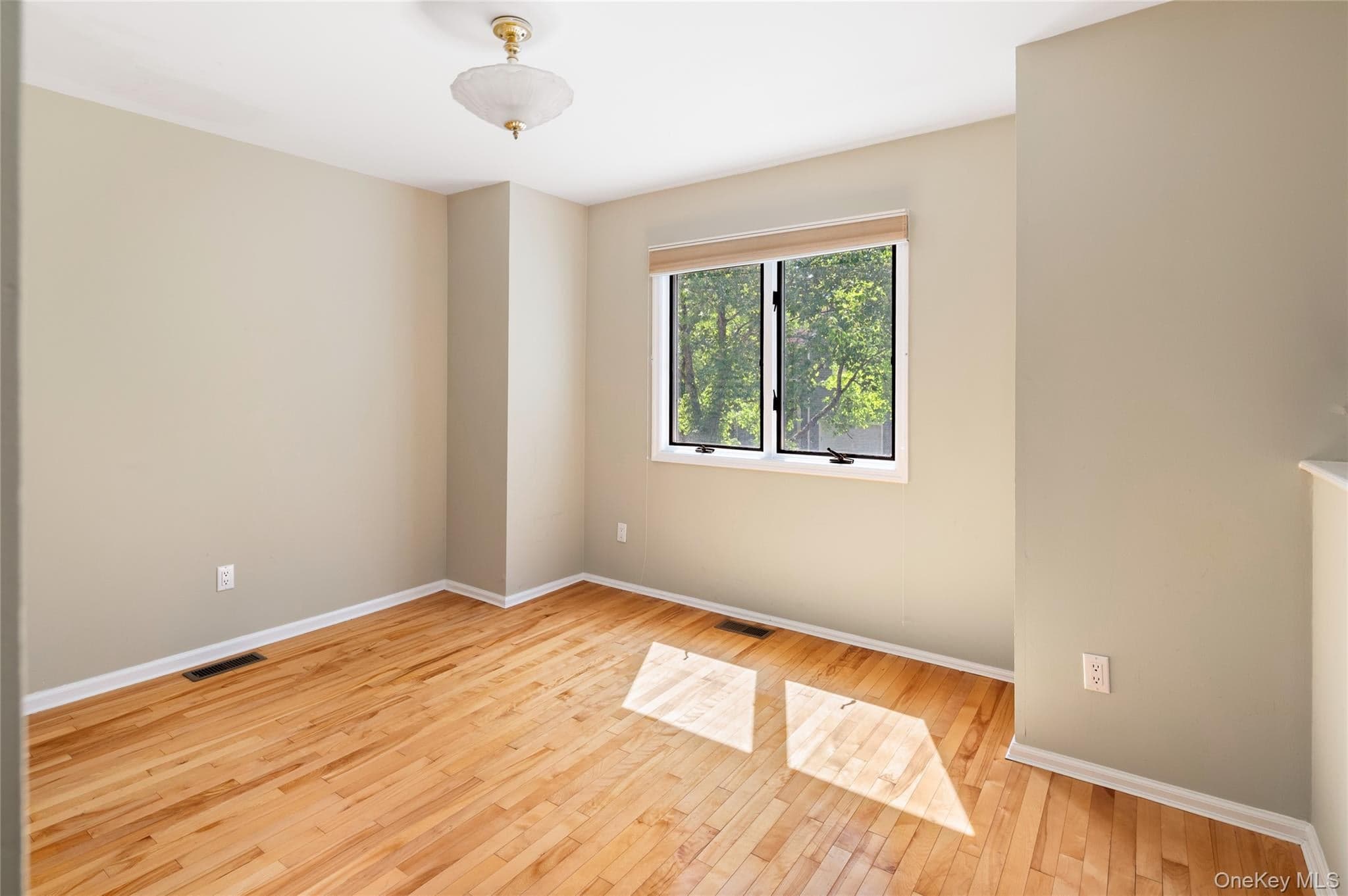 1804 Regent Drive thumbnail 11