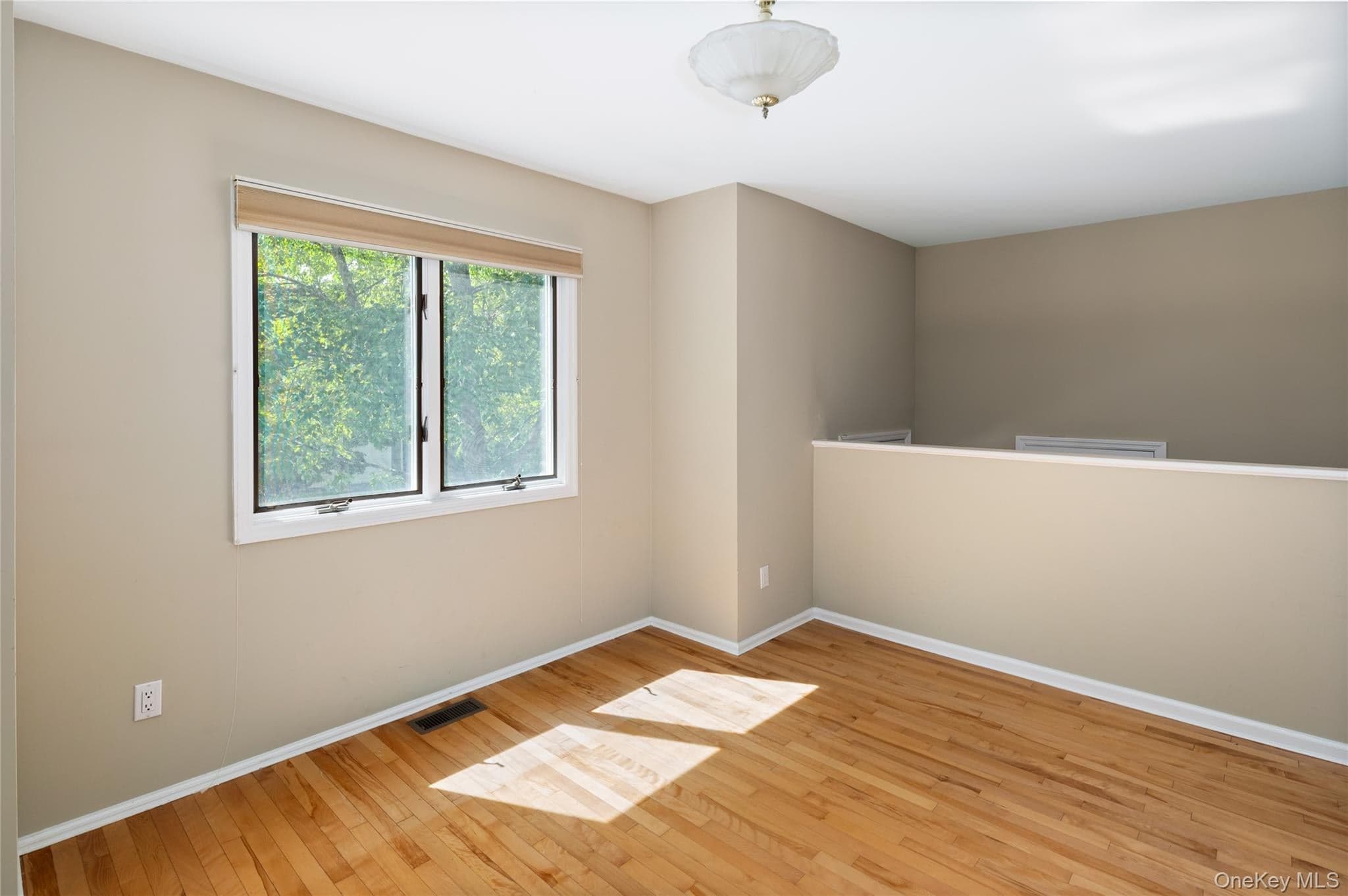 1804 Regent Drive thumbnail 12