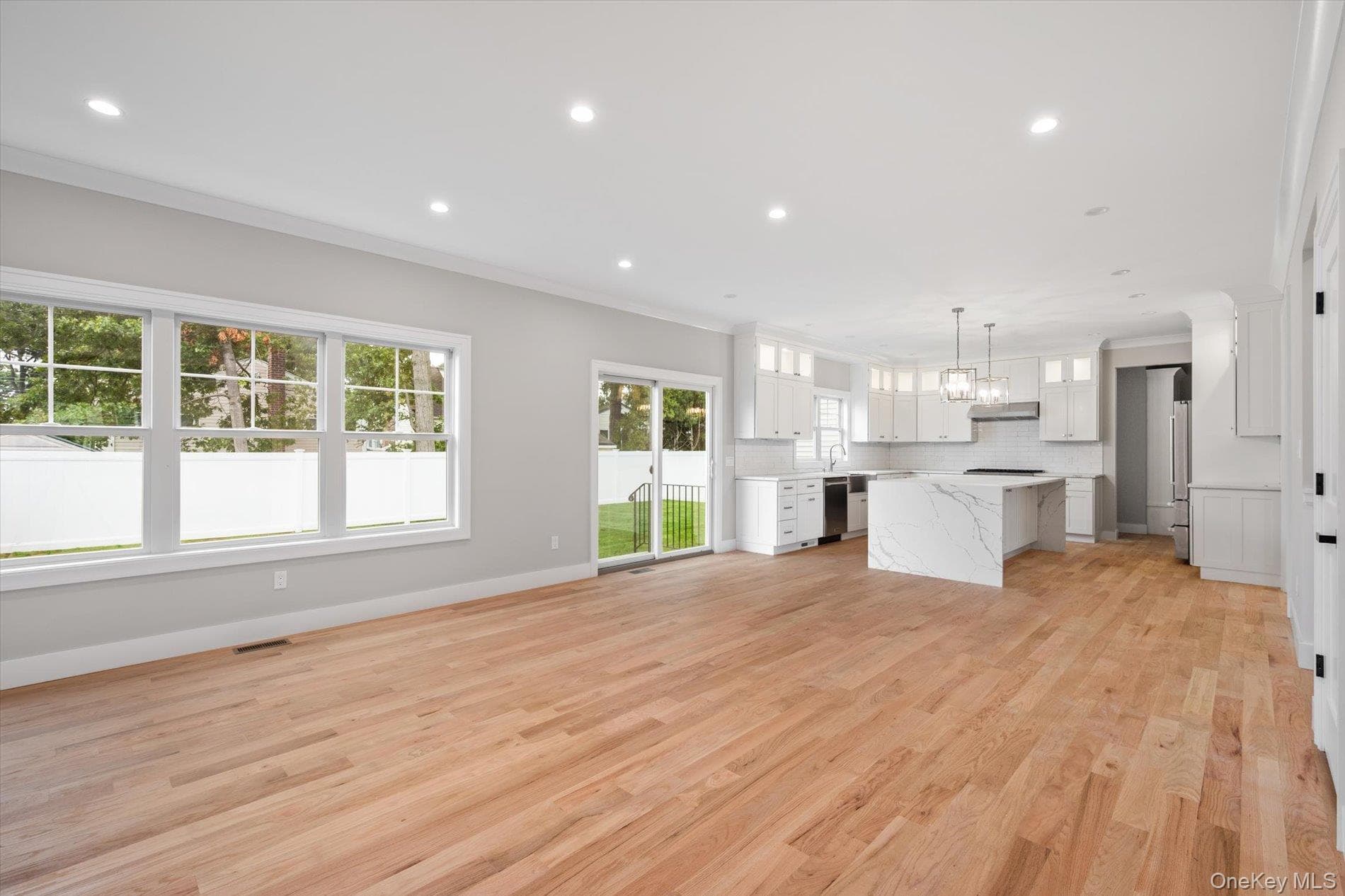111 Jackson Avenue thumbnail 16