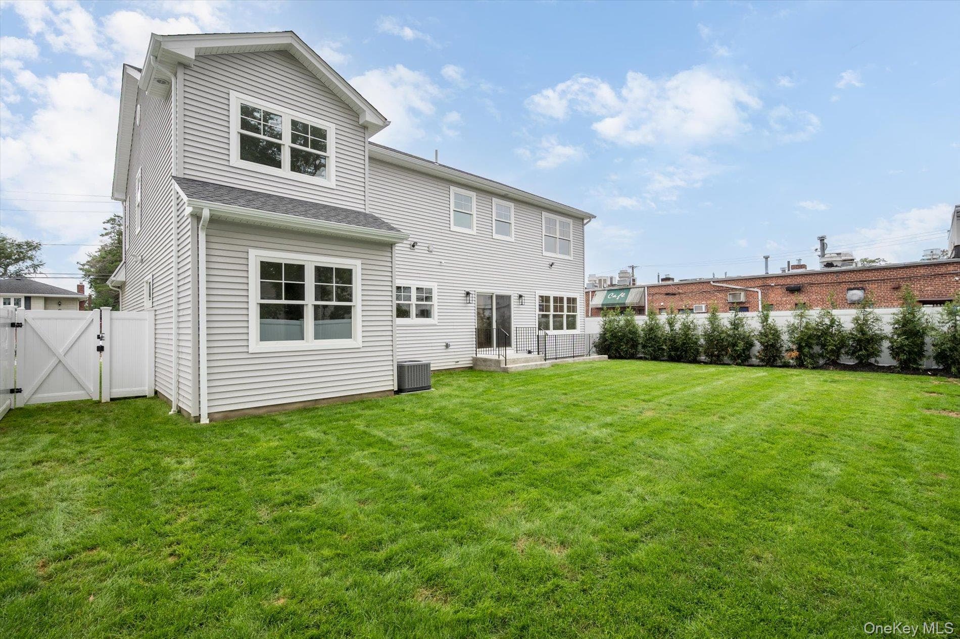 111 Jackson Avenue thumbnail 29