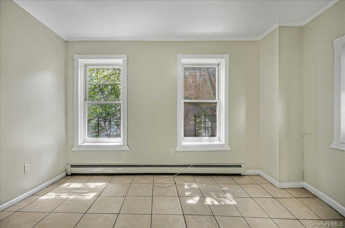 704 E 183rd Street thumbnail 10