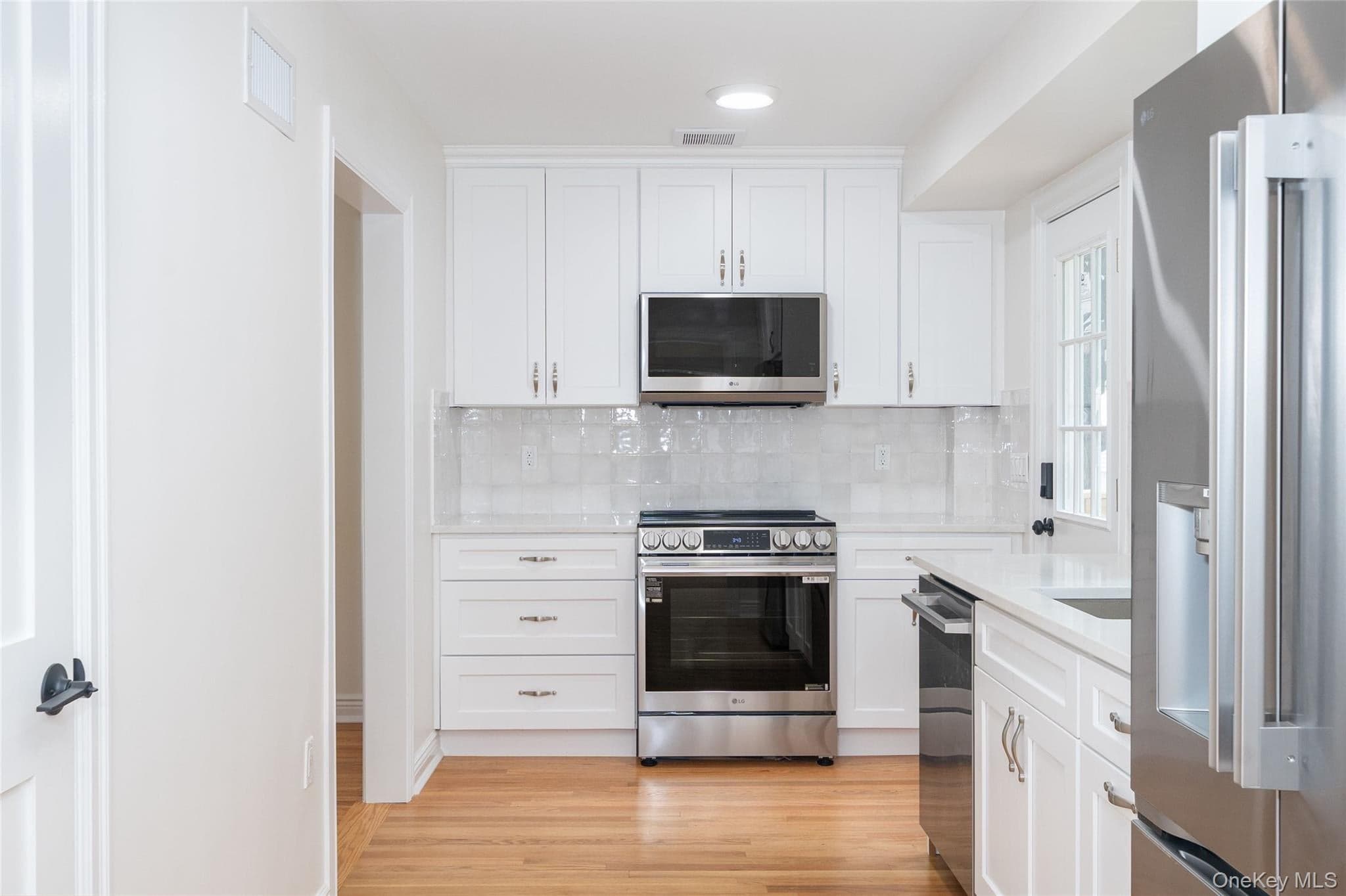 208 Lincoln Avenue thumbnail 9