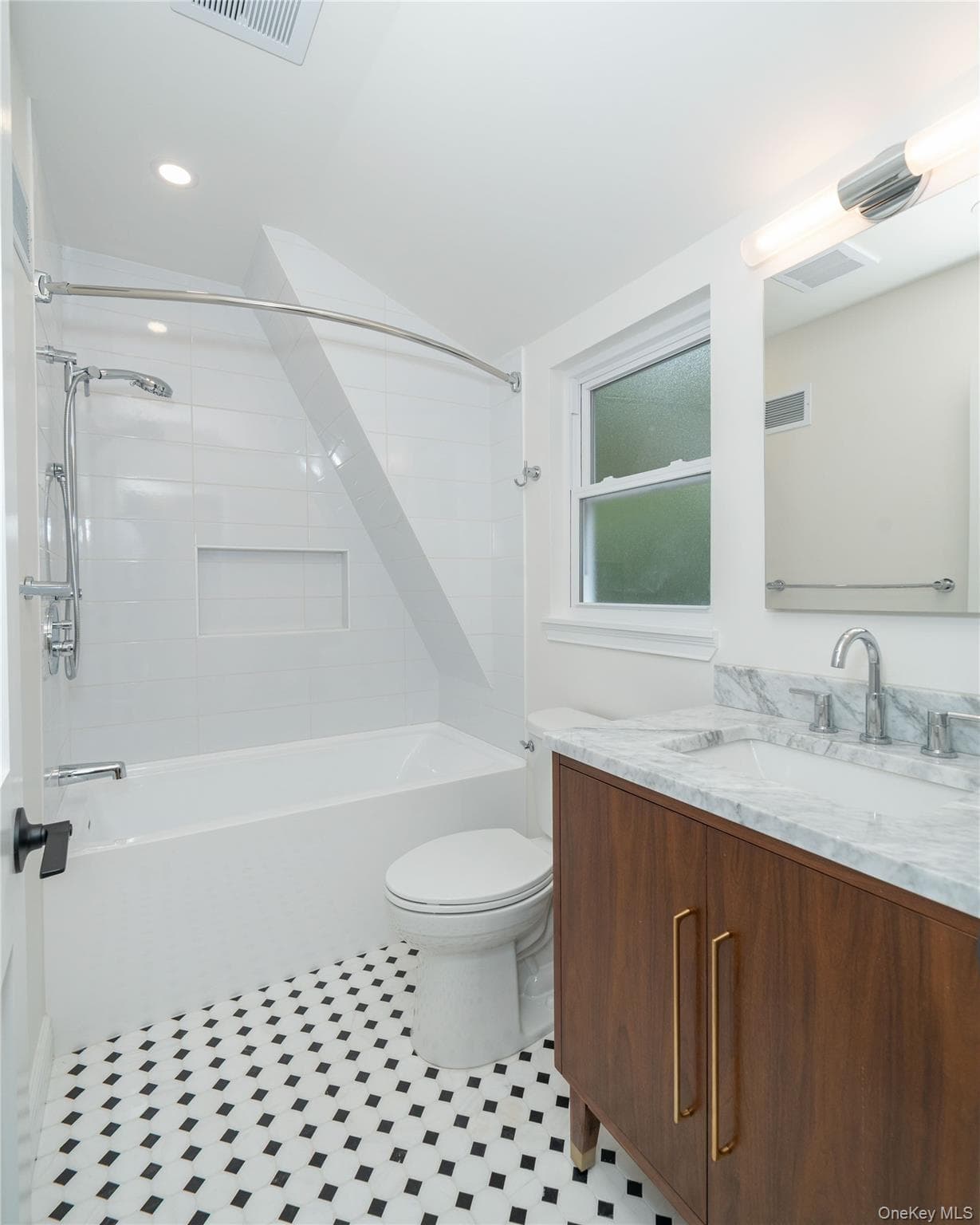 208 Lincoln Avenue thumbnail 21