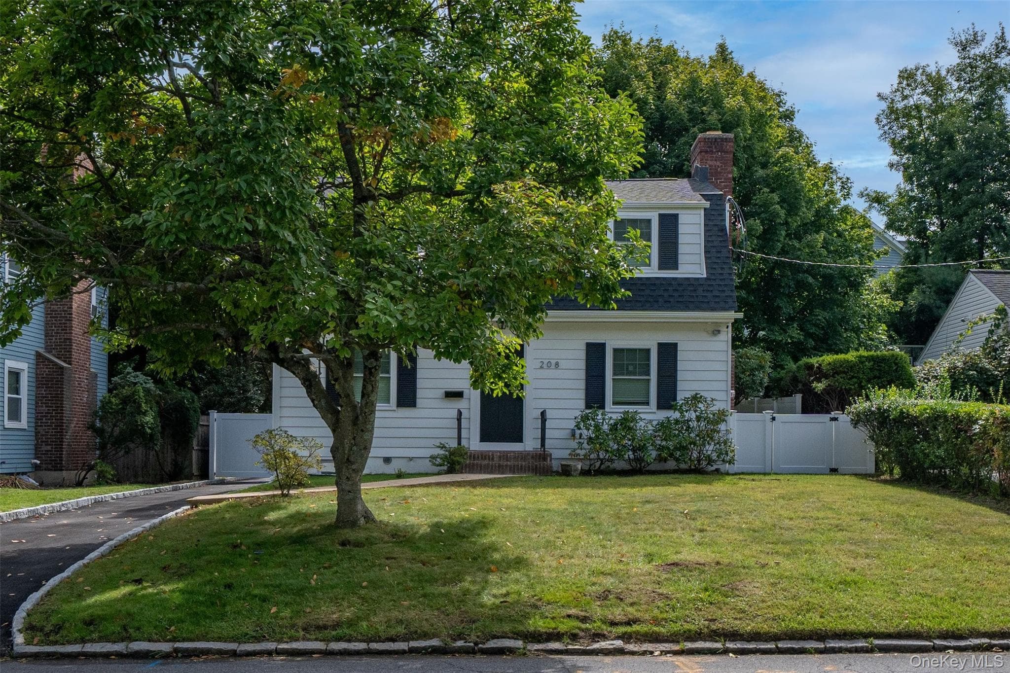 208 Lincoln Avenue thumbnail 2