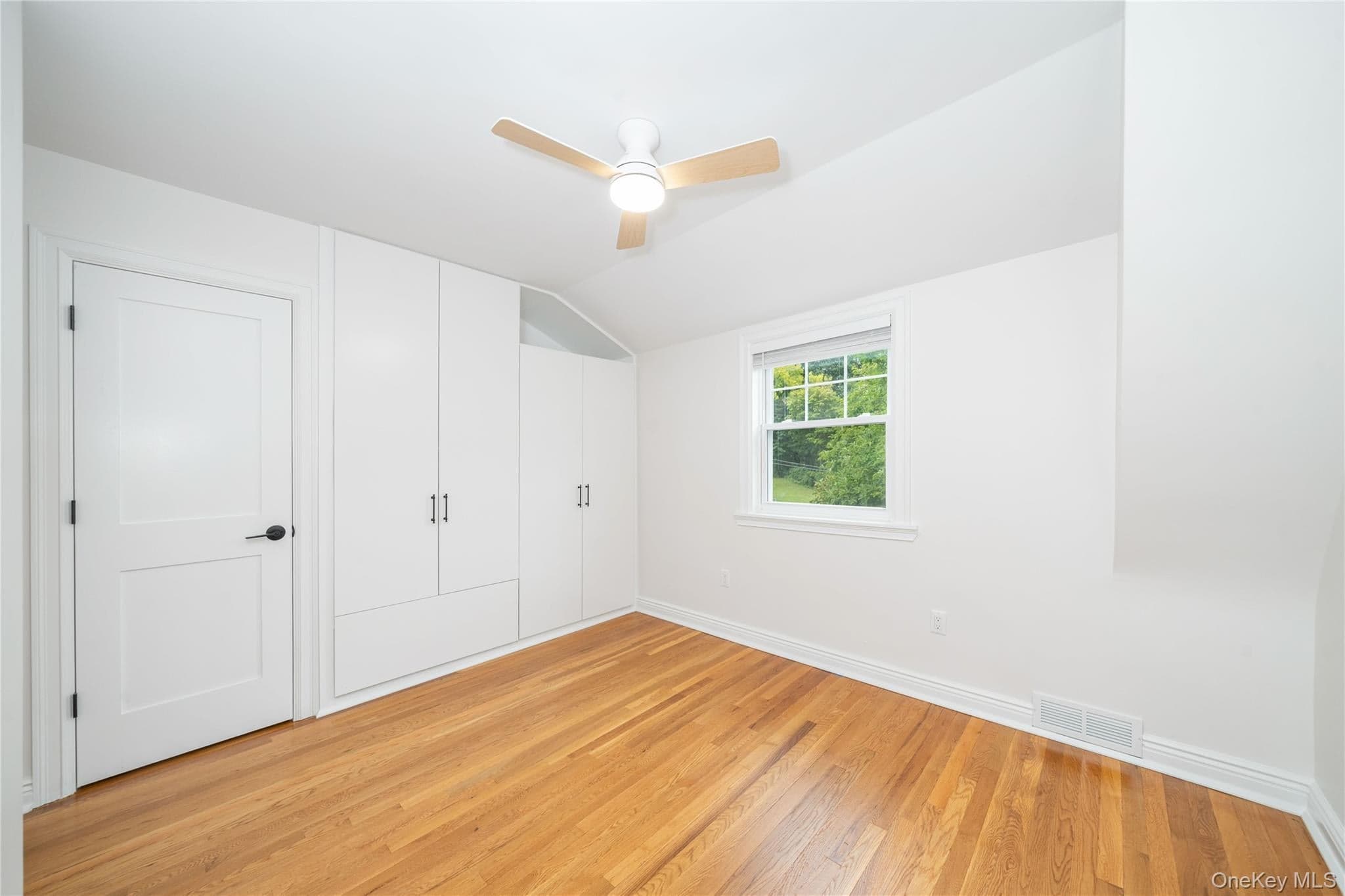 208 Lincoln Avenue thumbnail 22